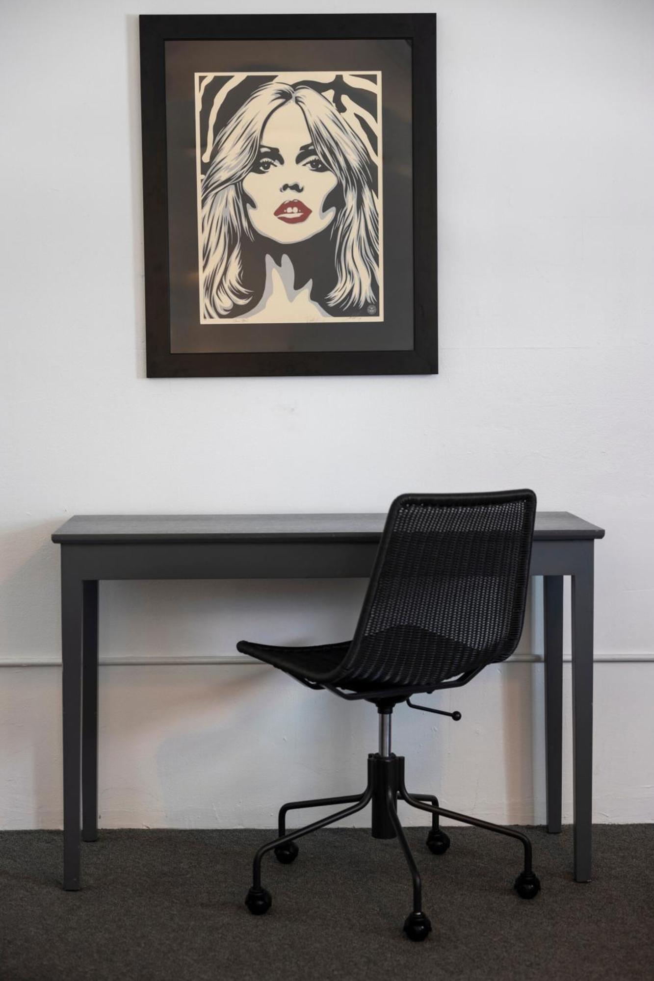 Suite com 1 Quarto e Casa de Banho Partilhada
