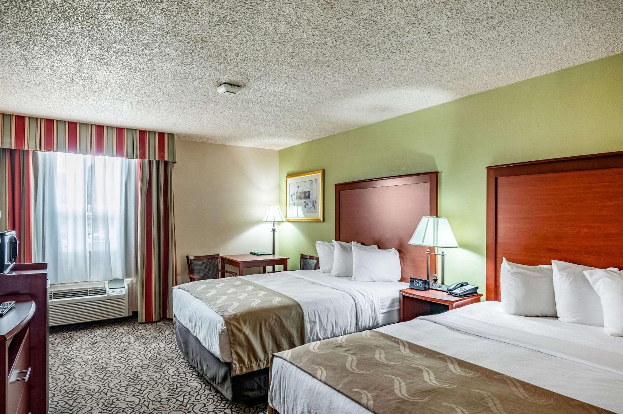 Queen Room with Two Queen Beds and Bathtub - Non-Smoking