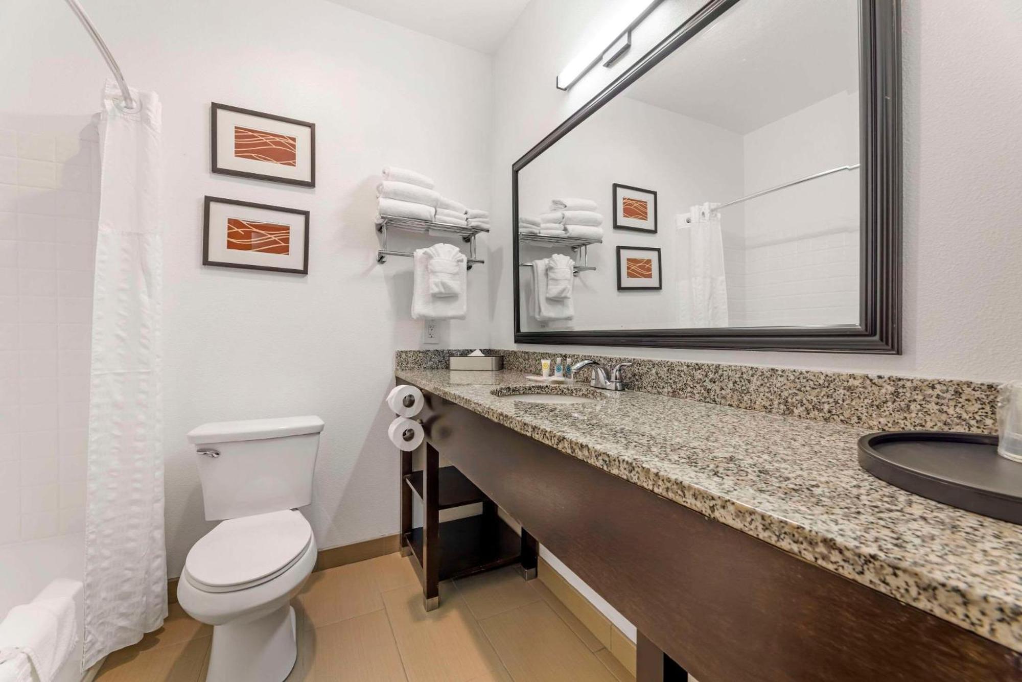 Deluxe Queen Suite with Two Queen Beds