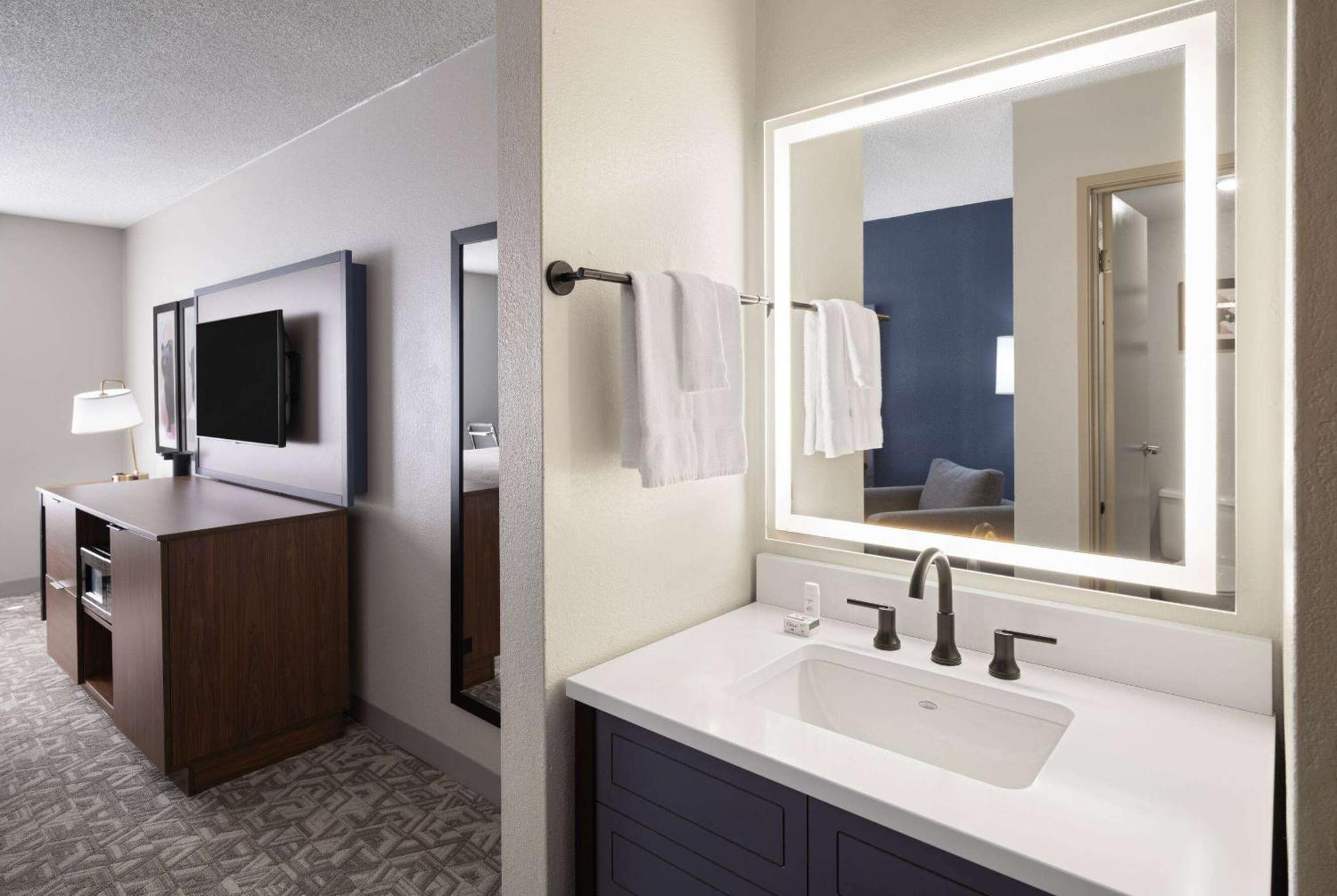 Double Room with Two Double Beds - Non-Smoking