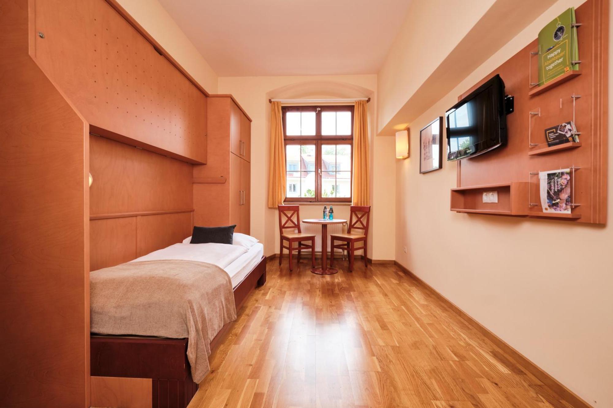 Single Room,1606560751:JPEG