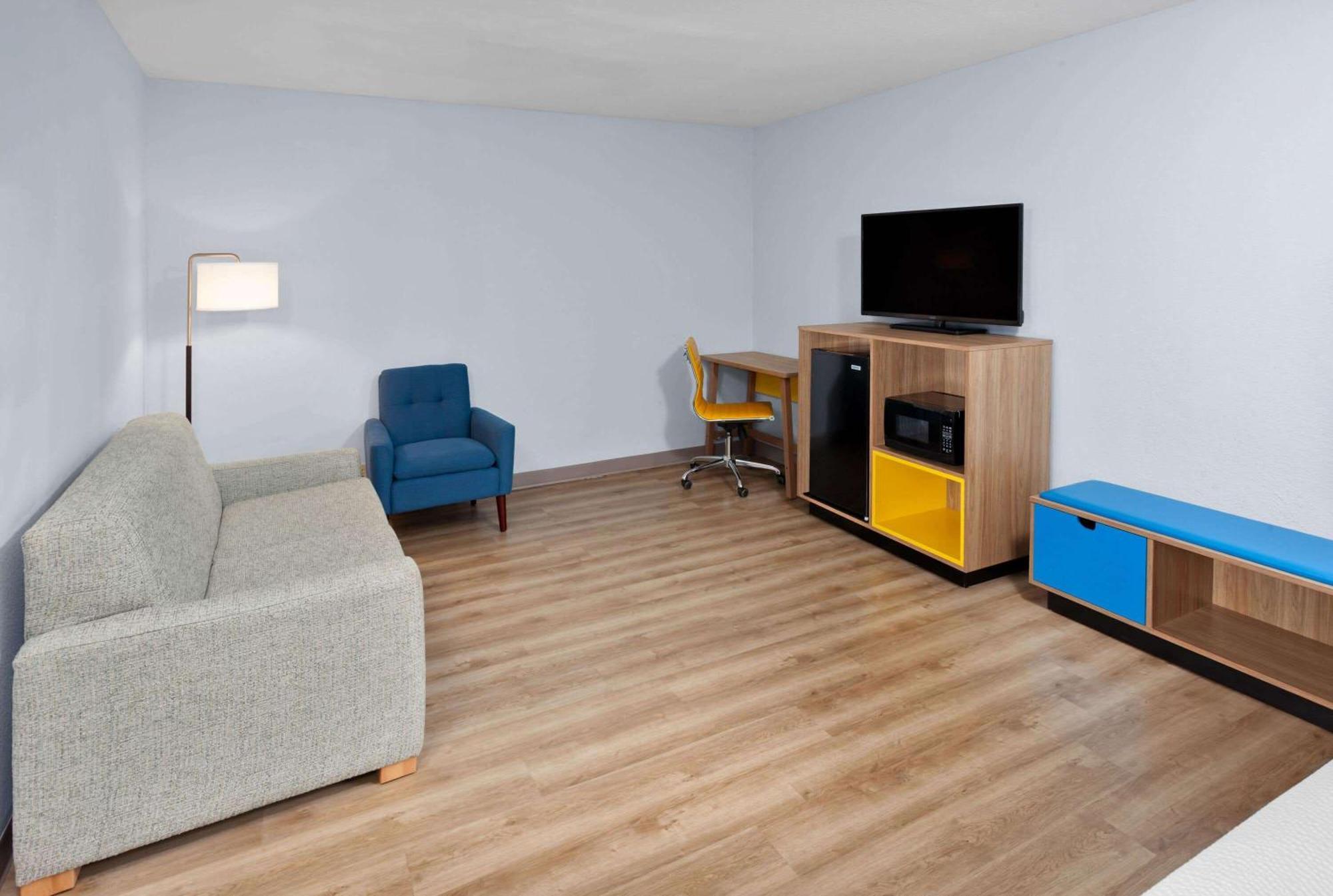 King Studio Suite Non-Smoking
