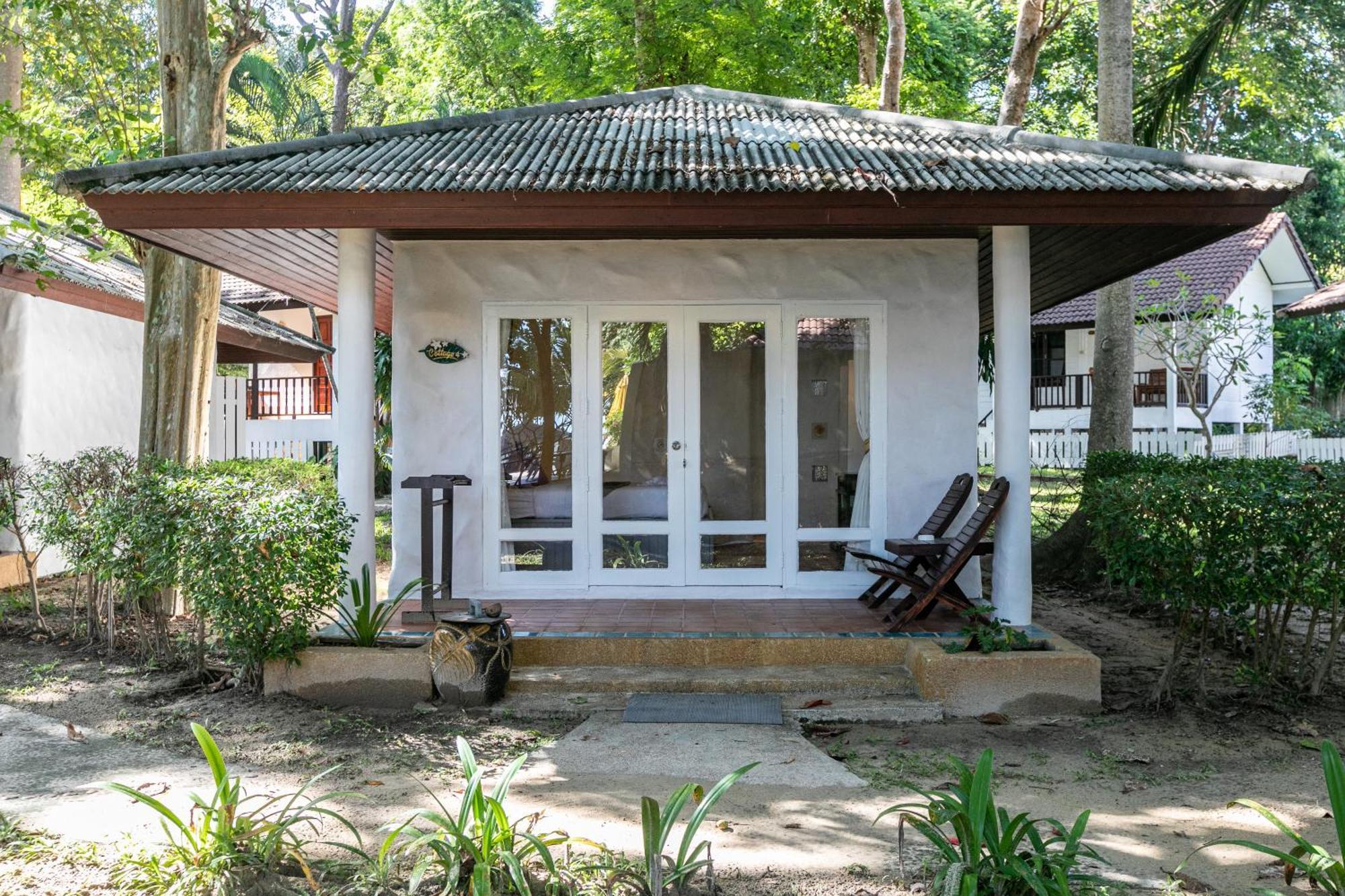 Poolside Cottage