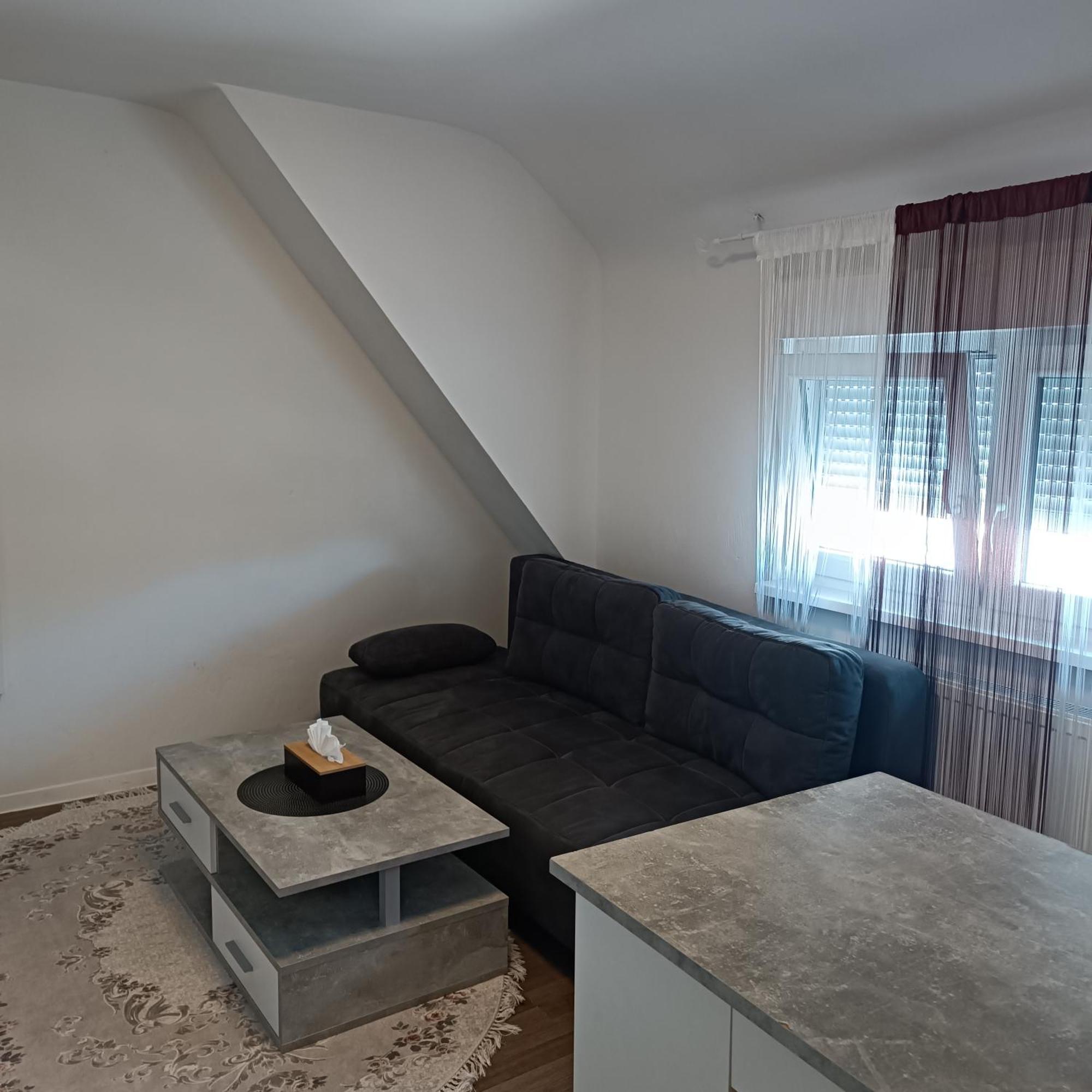 Apartment mit Balkon