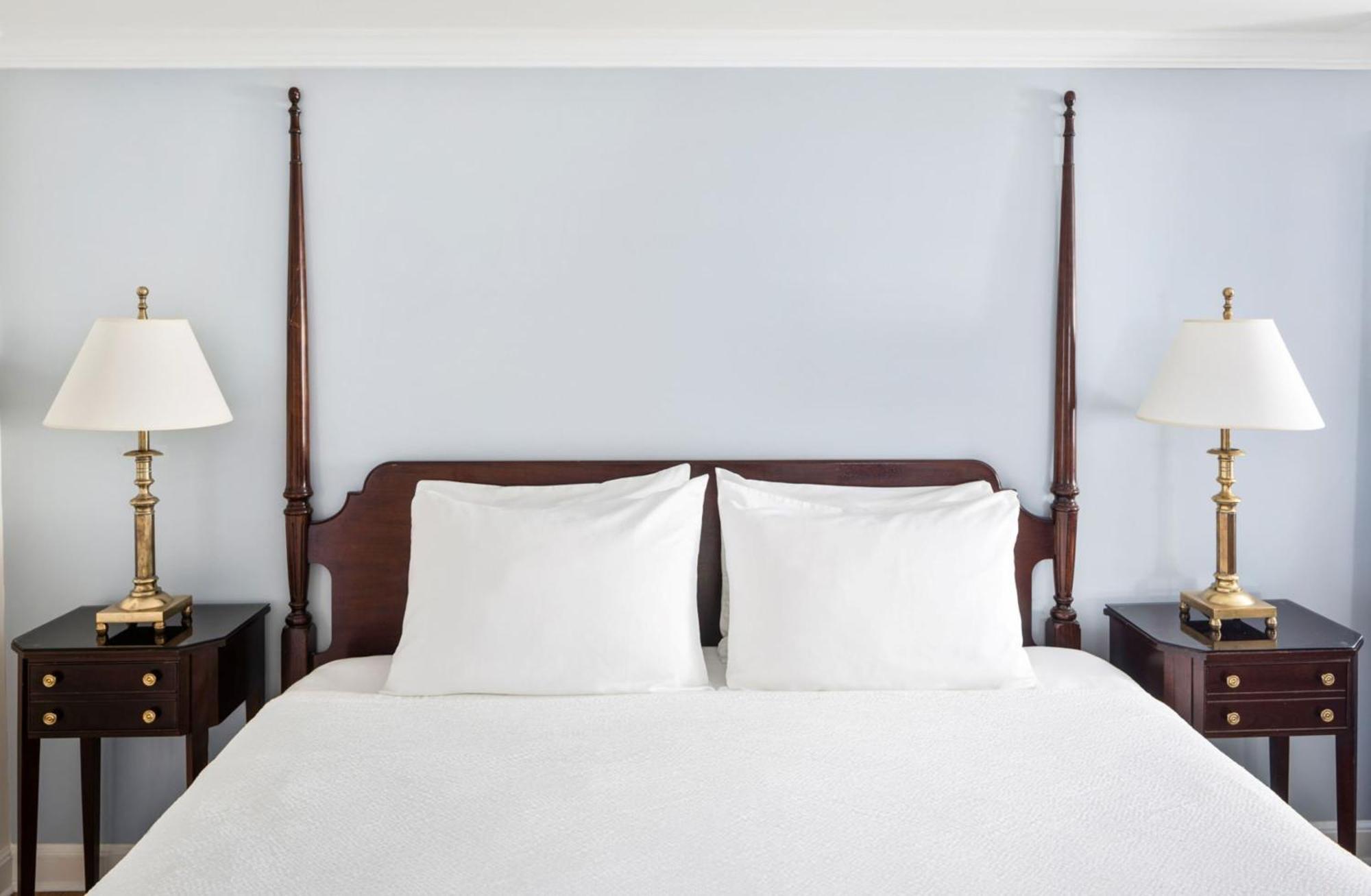 Deluxe King Room with Fireplace