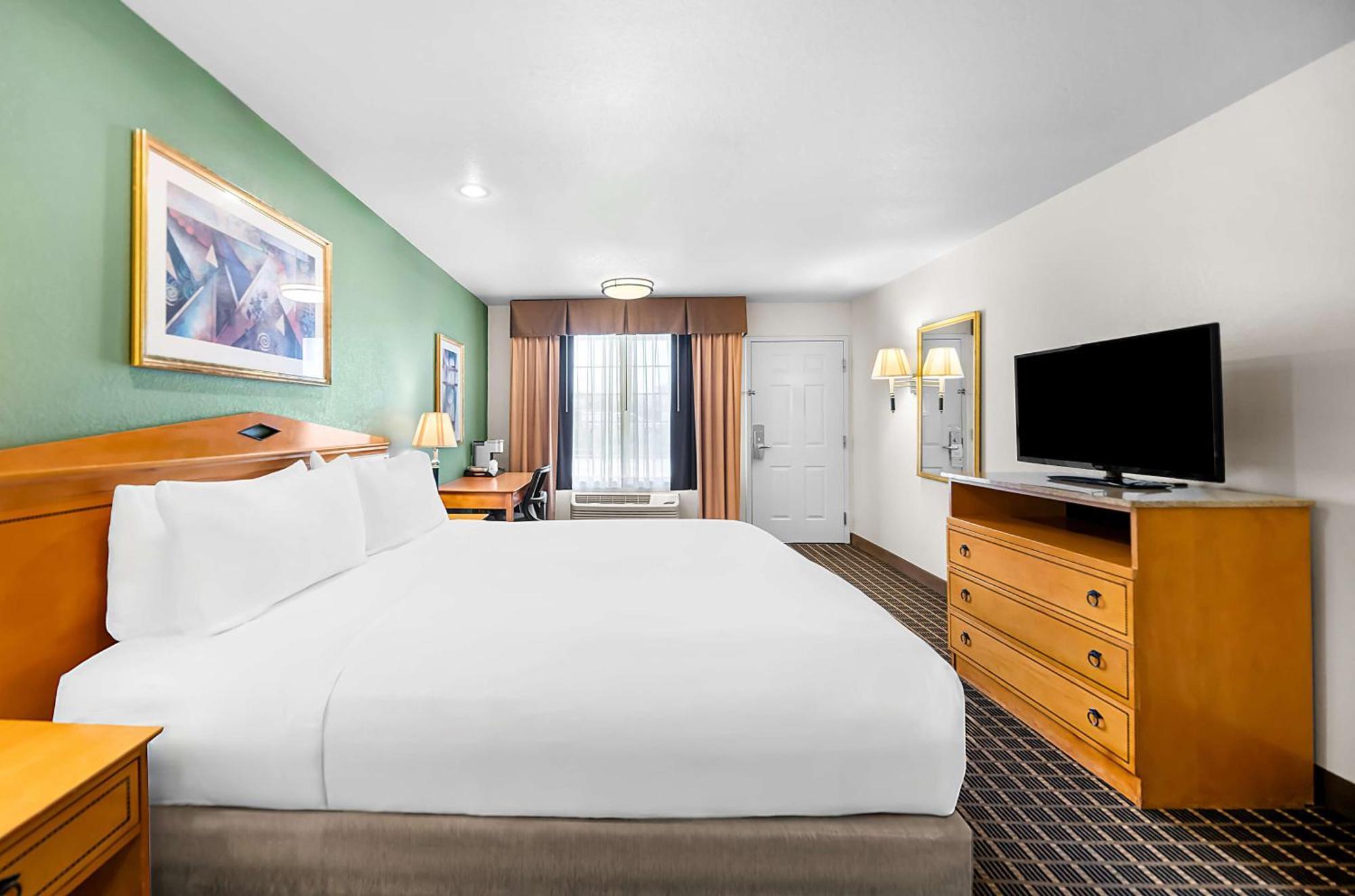 King Room with Jetted Tub