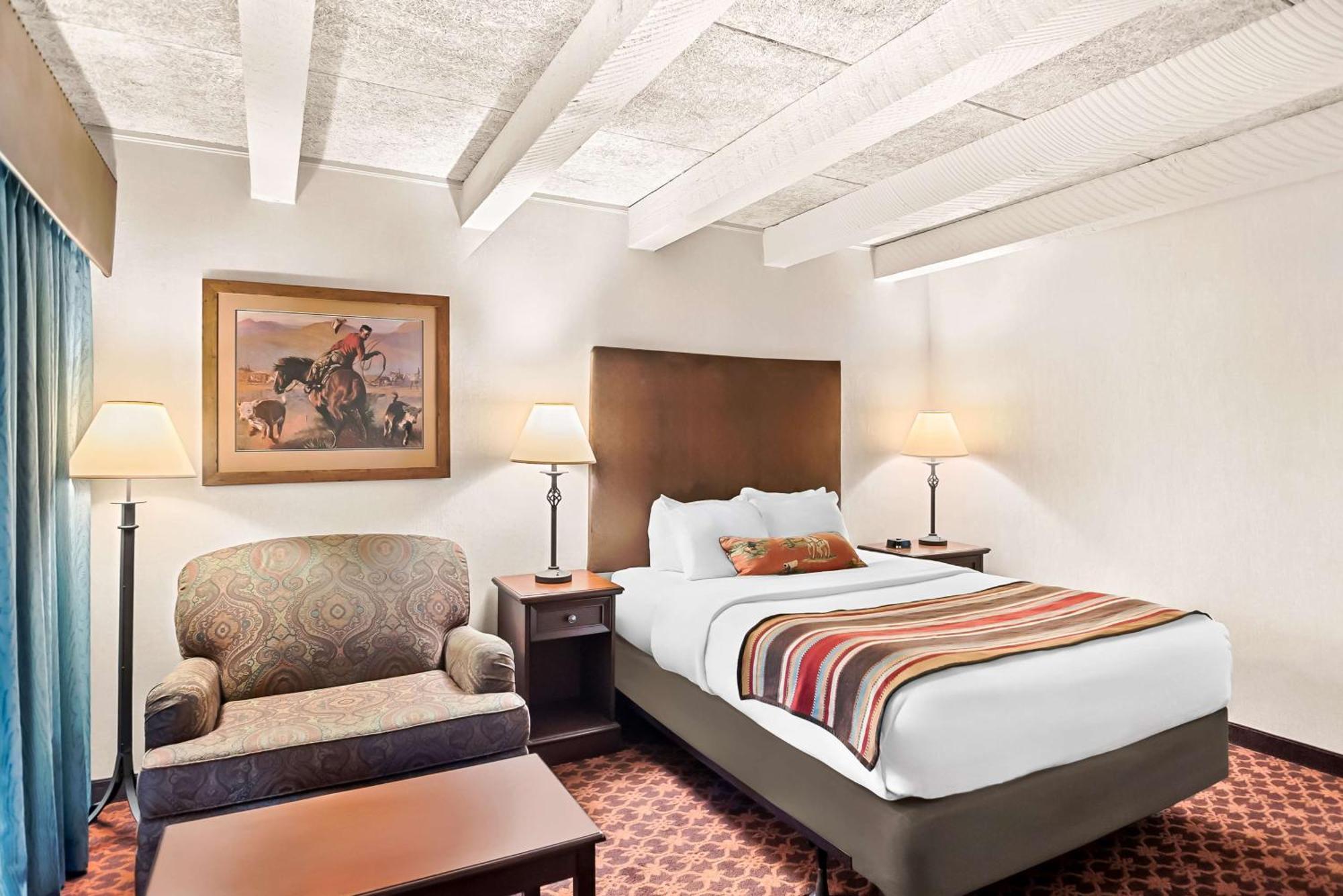 King Room with Bath Tub - Disability Access