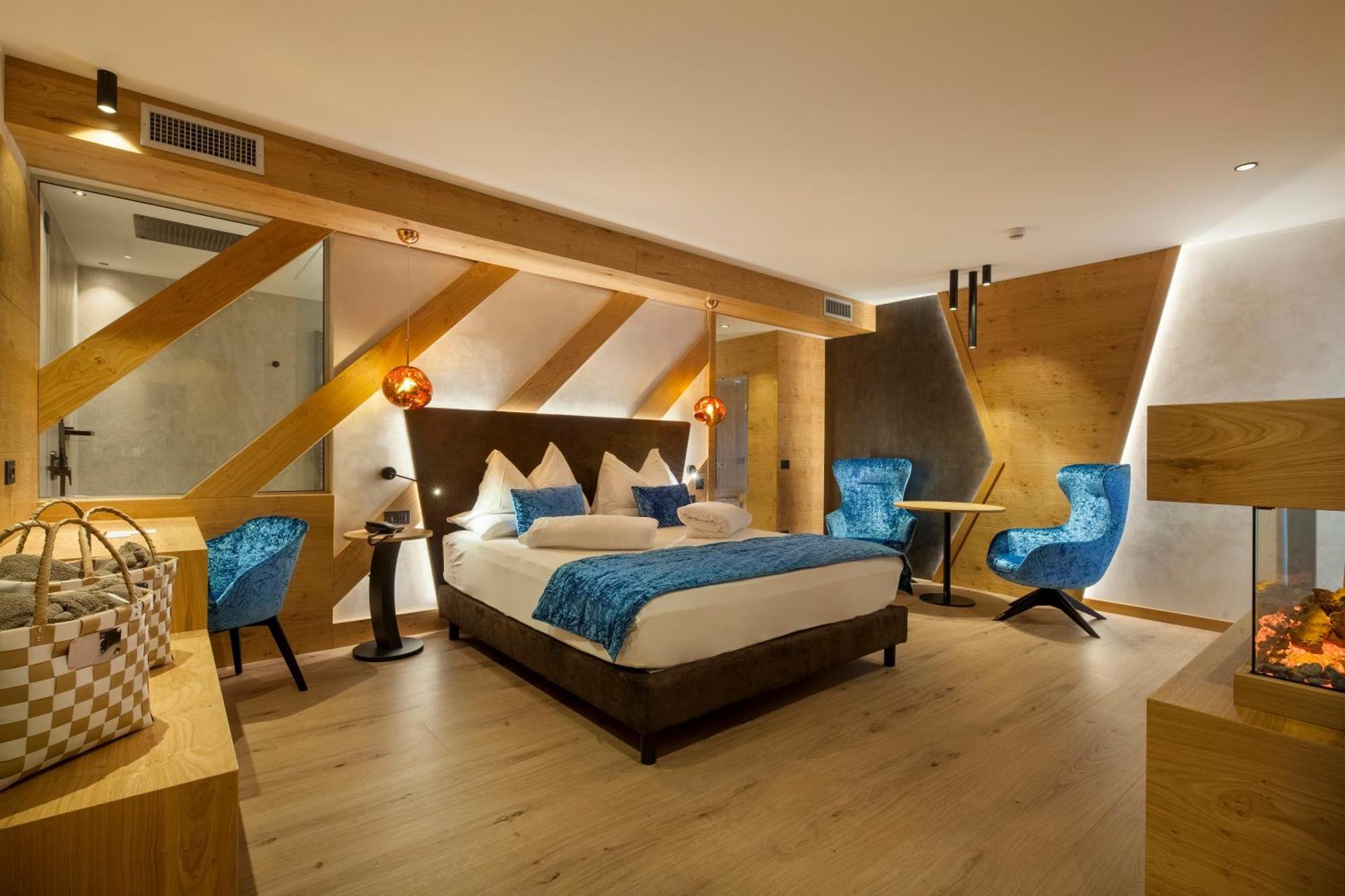 King Room Spa Access,1610232253:JPEG