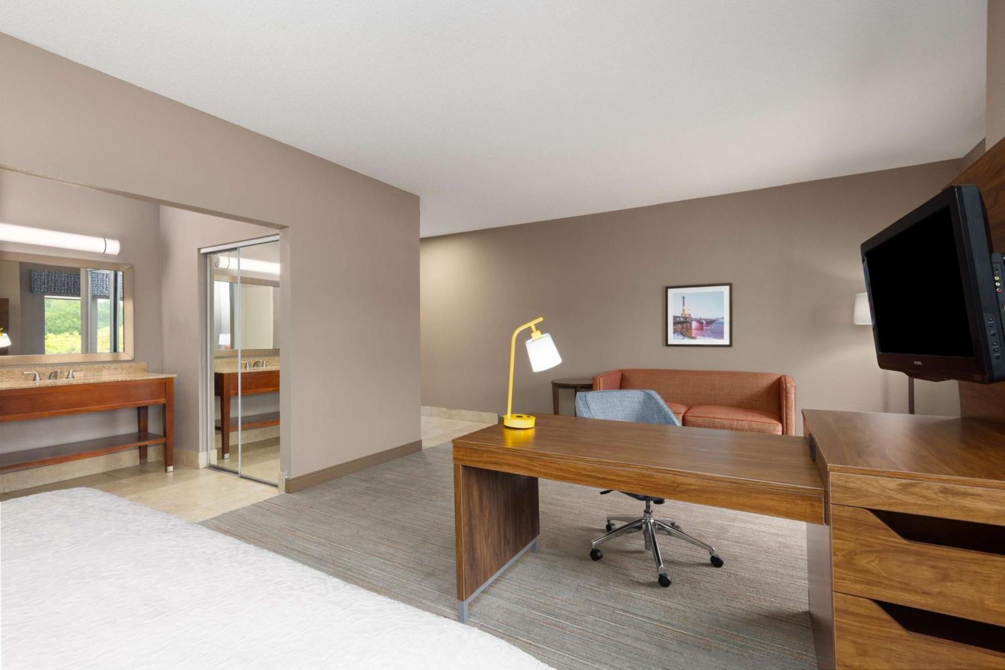 King Studio Suite - Non-Smoking