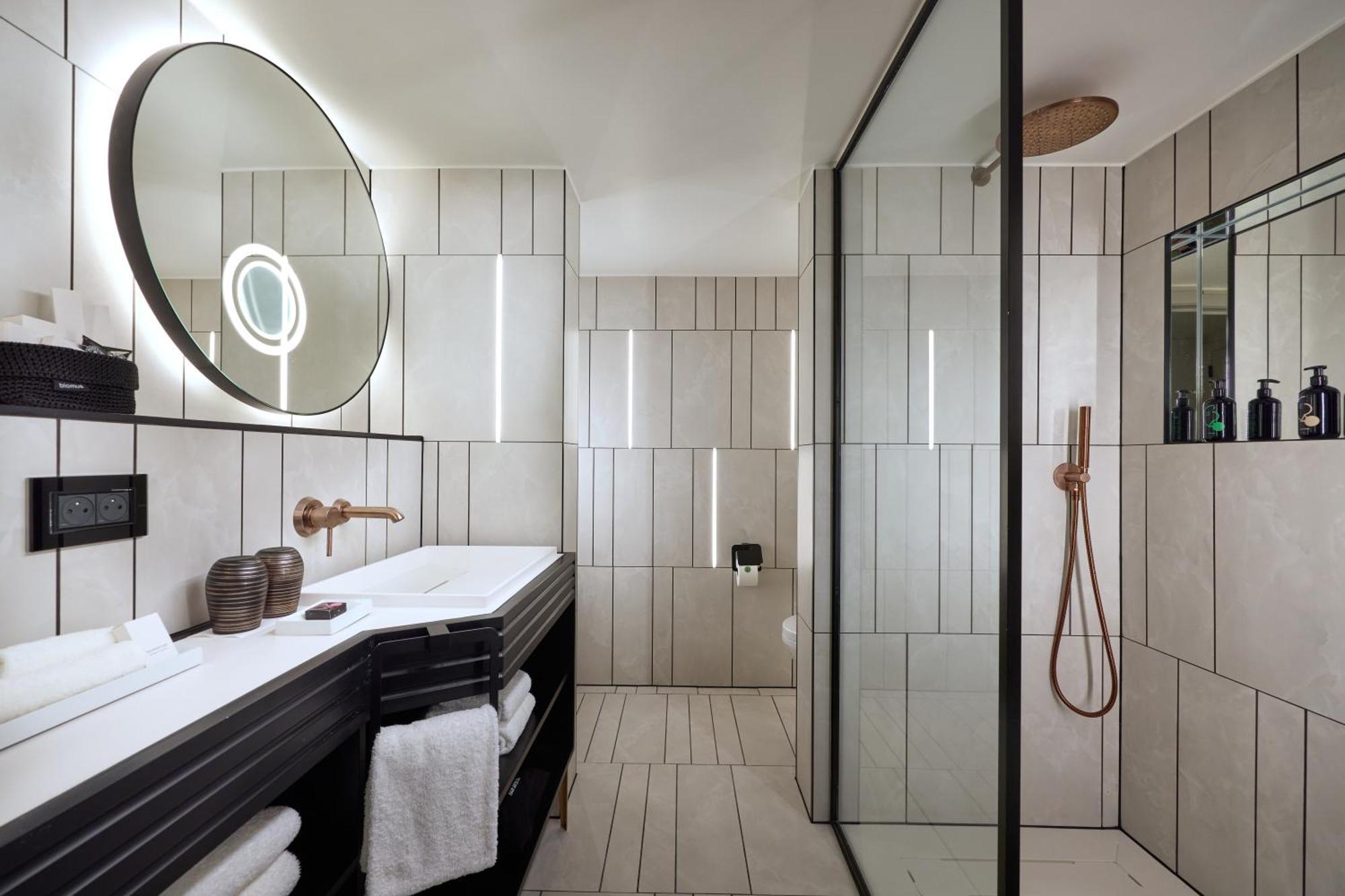 SKY FAB Suite met 1 Slaapkamer met 1 Kingsize Bed en Slaapbank - Uitzicht op de Stad