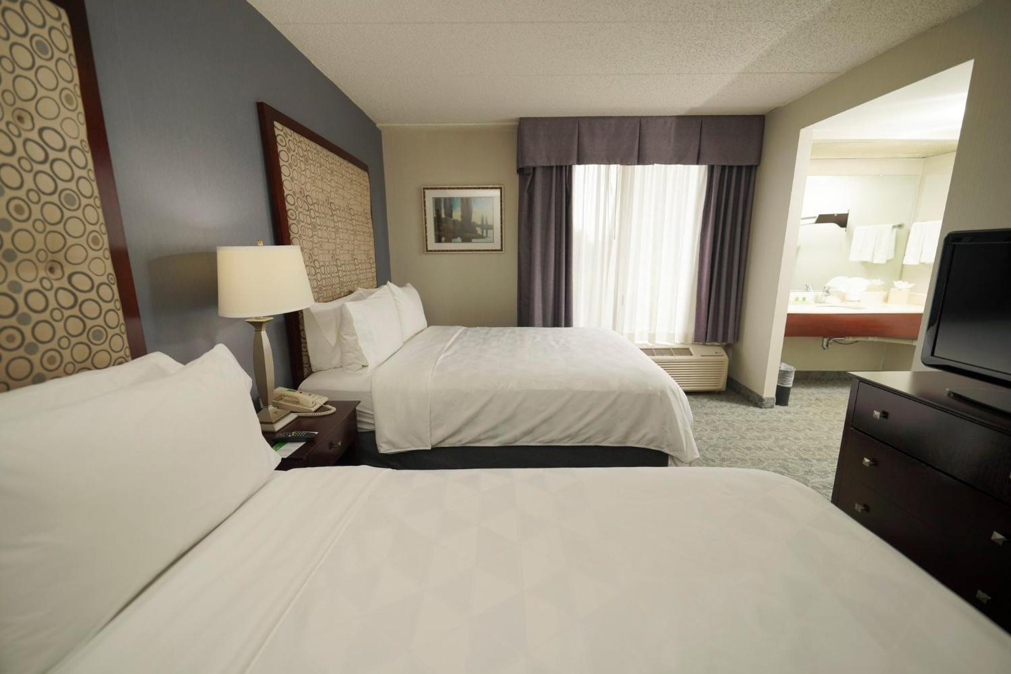 Queen Suite with Two Queen Beds