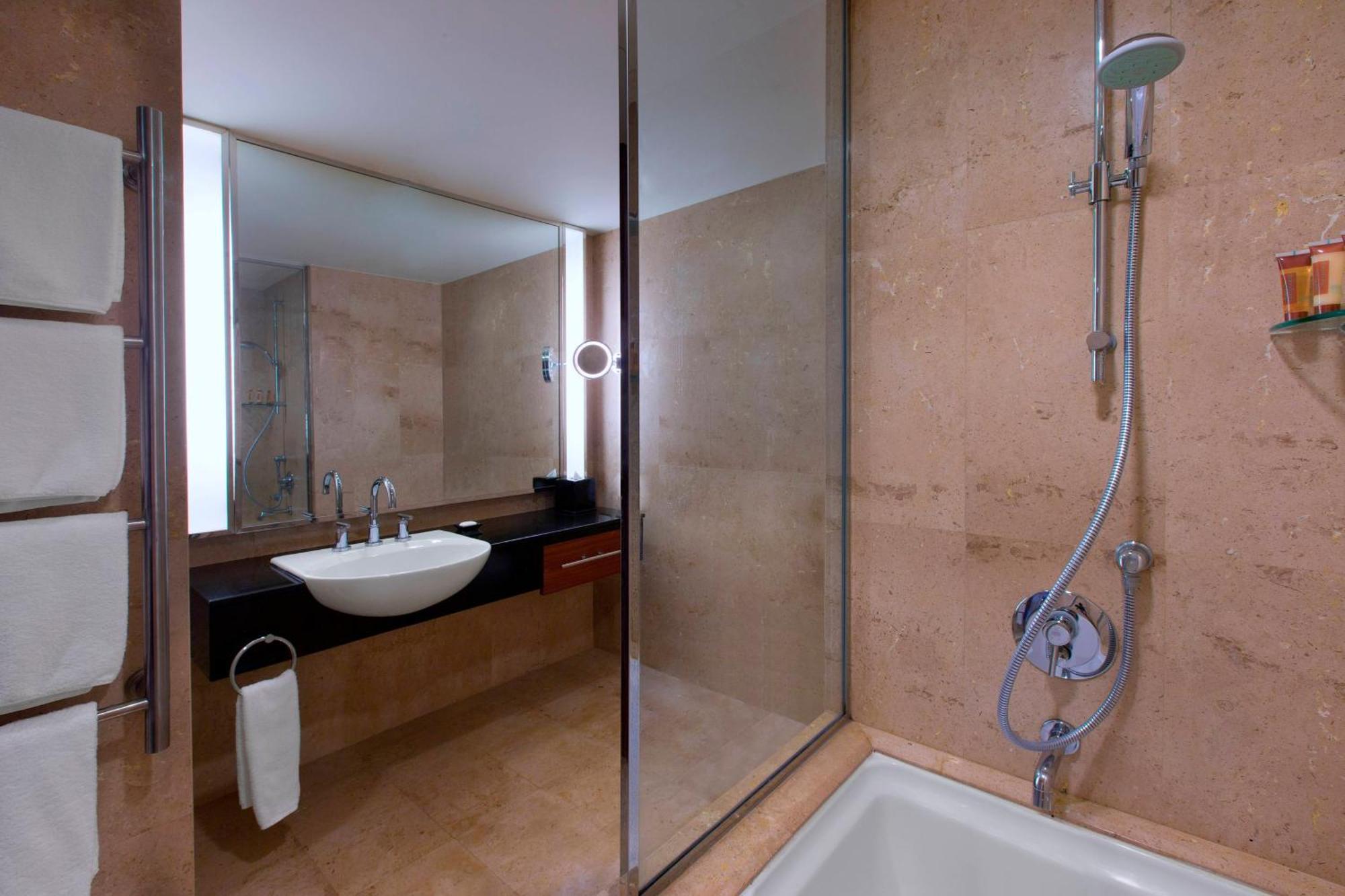 Club Deluxe, Club lounge access, Guest room, 2 Double, River view,1629399108:JPEG
