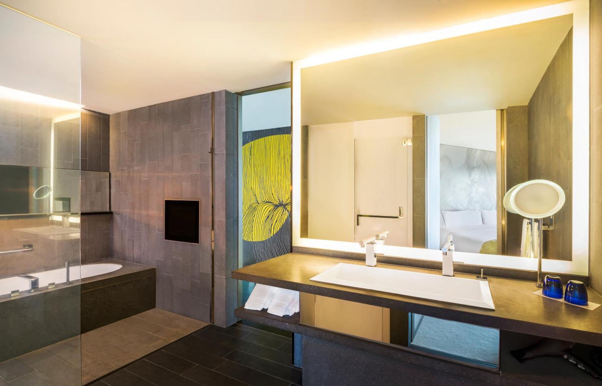 Fantastic King Suite with Oceanfront View,1648898543:JPEG