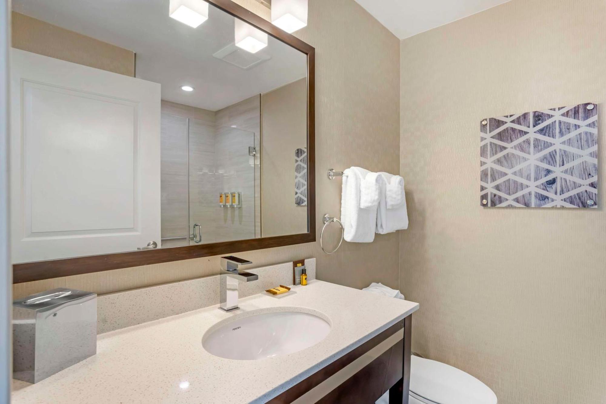 Queen Room with Two Queen Beds and Roll-In Shower - Disability Access/Non-Smoking