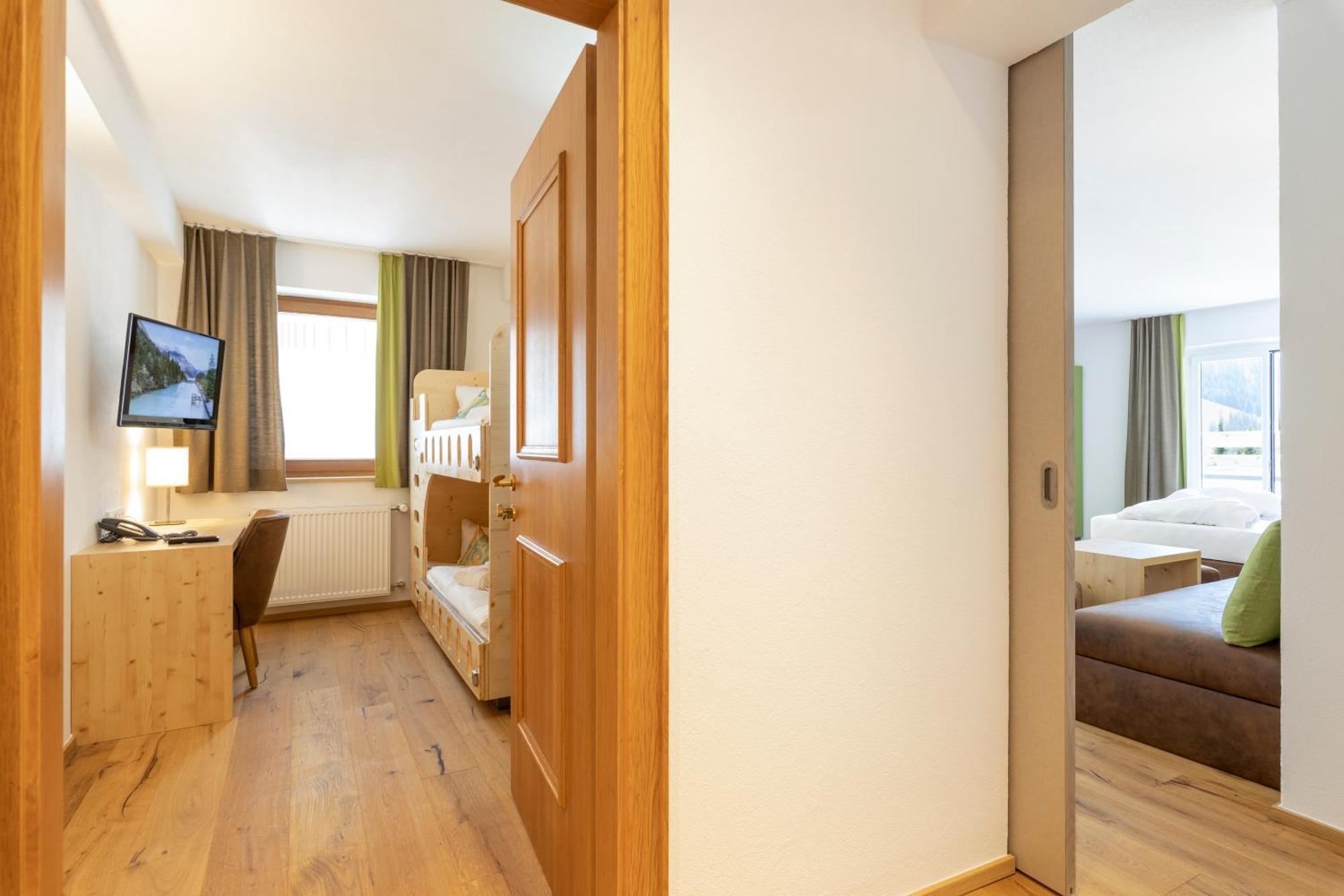 Family Suite,1612959551:JPEG