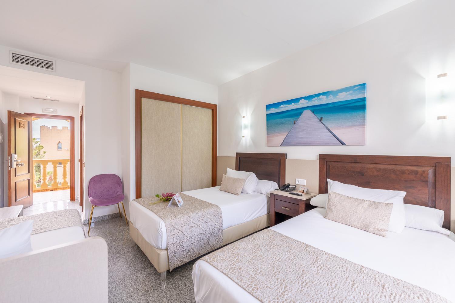 Twin Room,1612969723:JPEG
