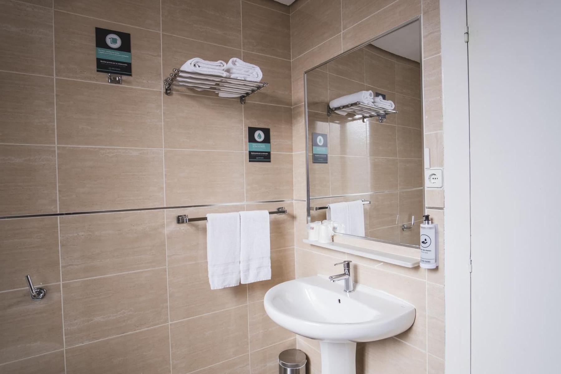 Habitación Doble Estándar con balcón - 1 o 2 camas