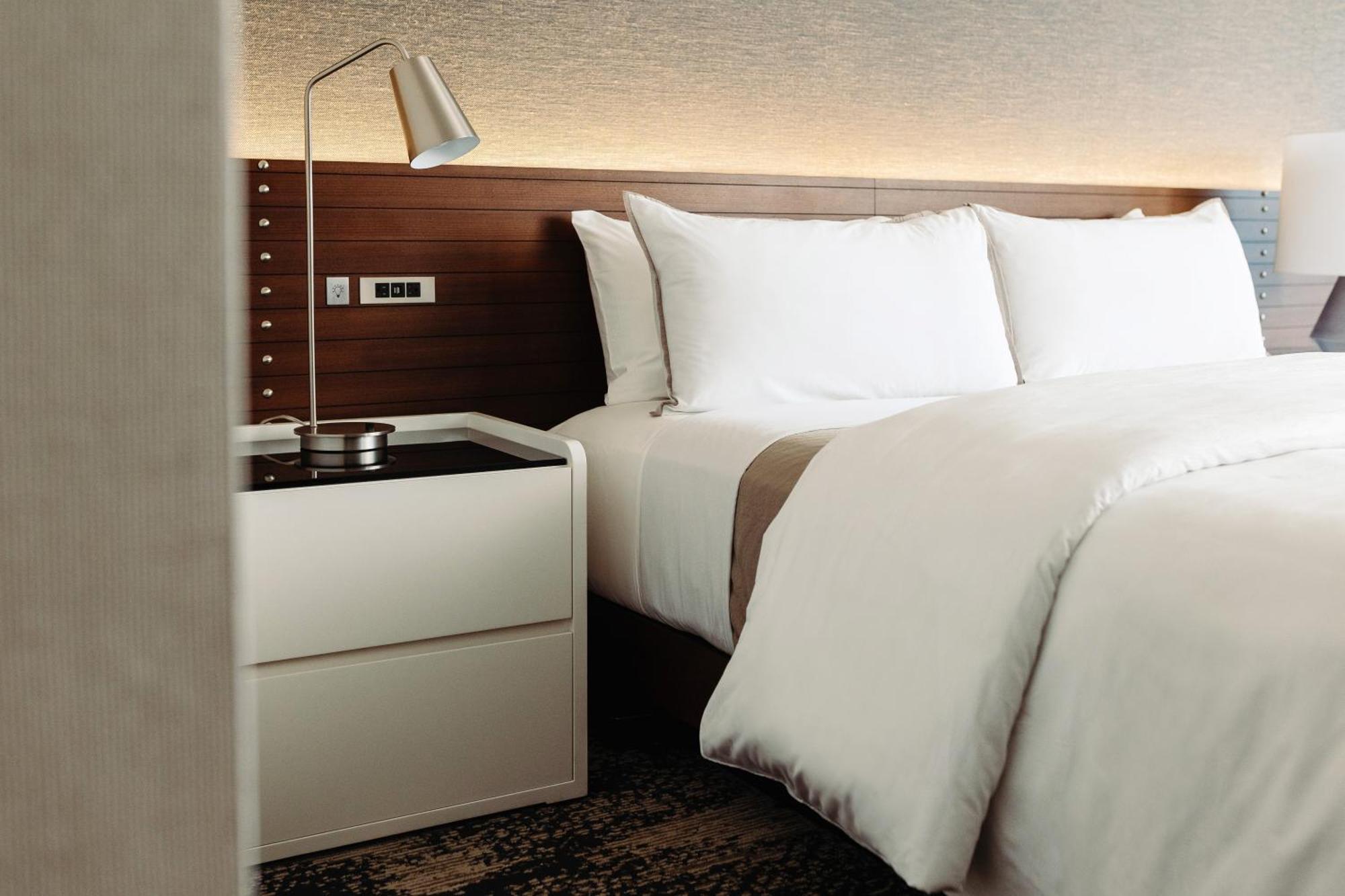 Traditional, Guest room, 1 King,1498554316:JPEG