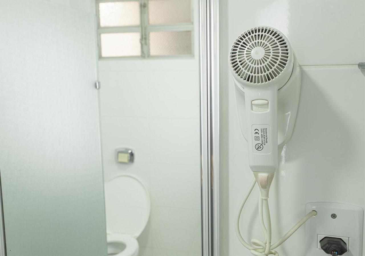 Quarto Triplo com 3 Camas de Solteiro