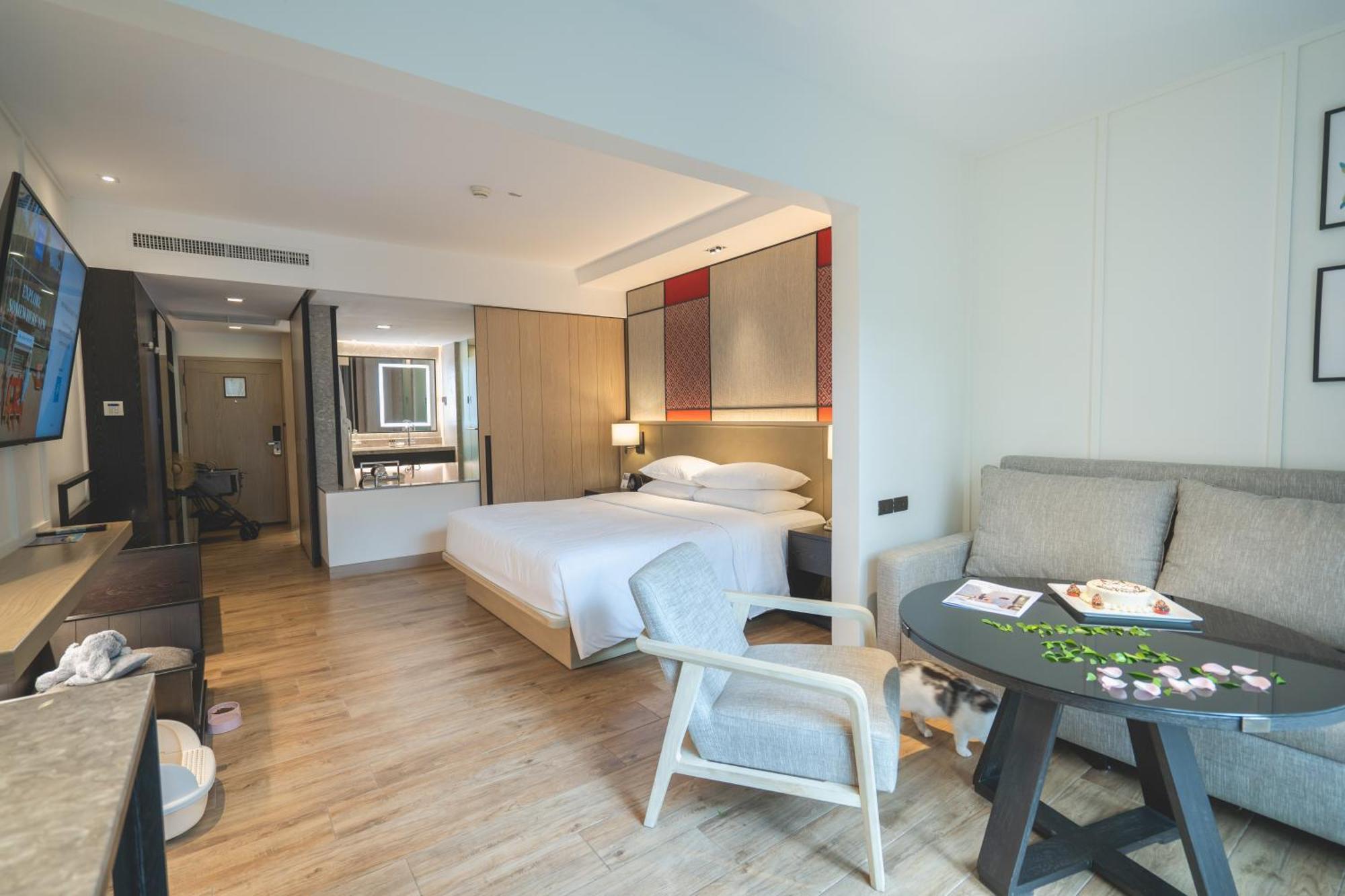 1 King Bed Pet Friendly Deluxe