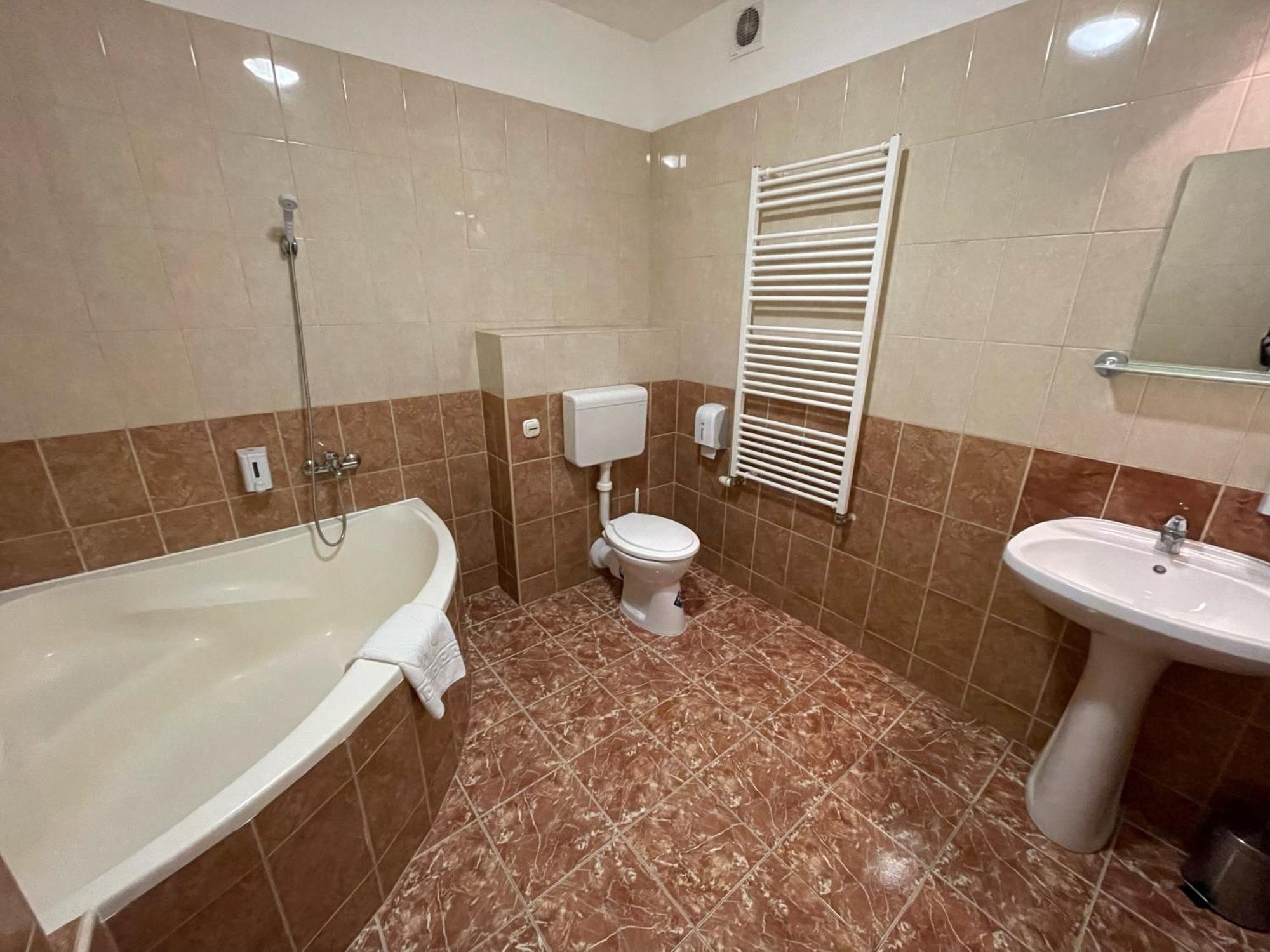 Superior Queen Room