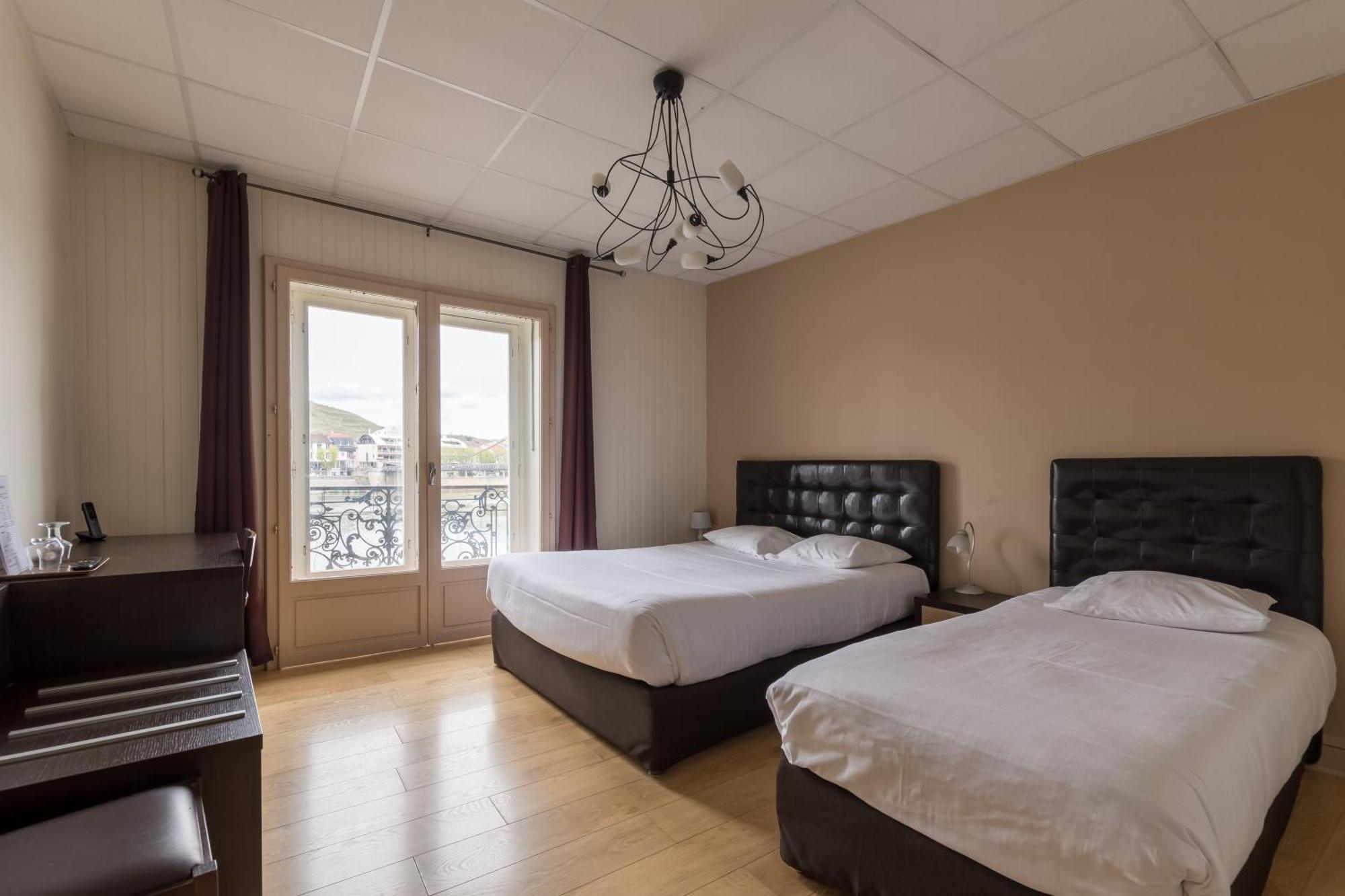 Standard Triple Room - Rhône View