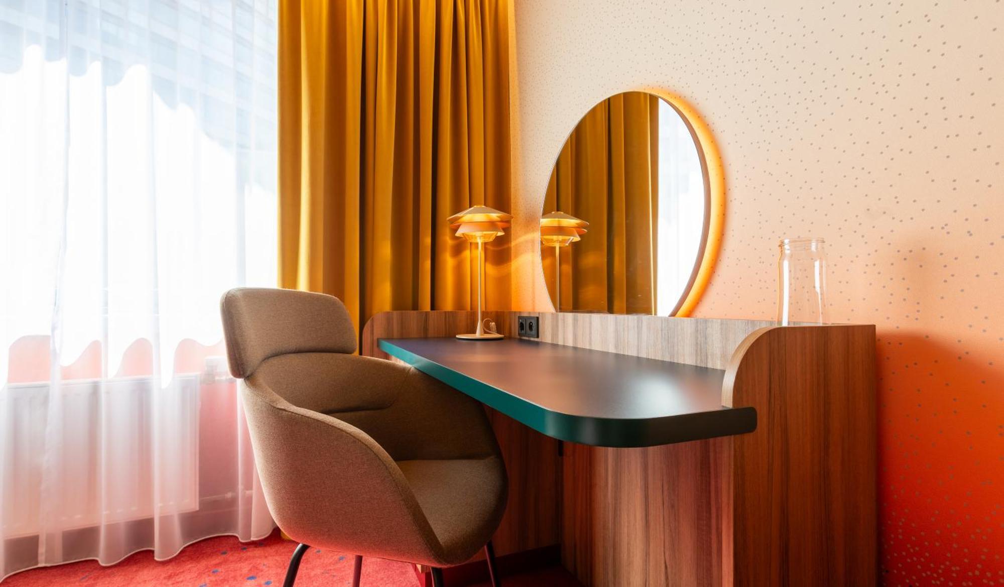Chambre Supérieure avec 1 Lit Double et Canapé