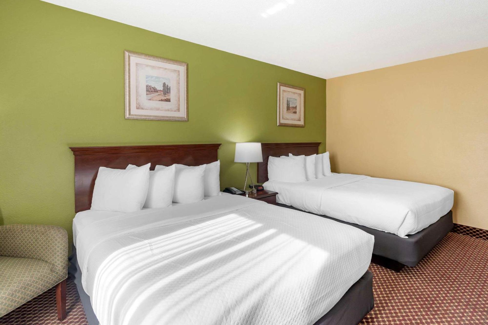 Queen Room with Two Queen Beds - Non-Smoking