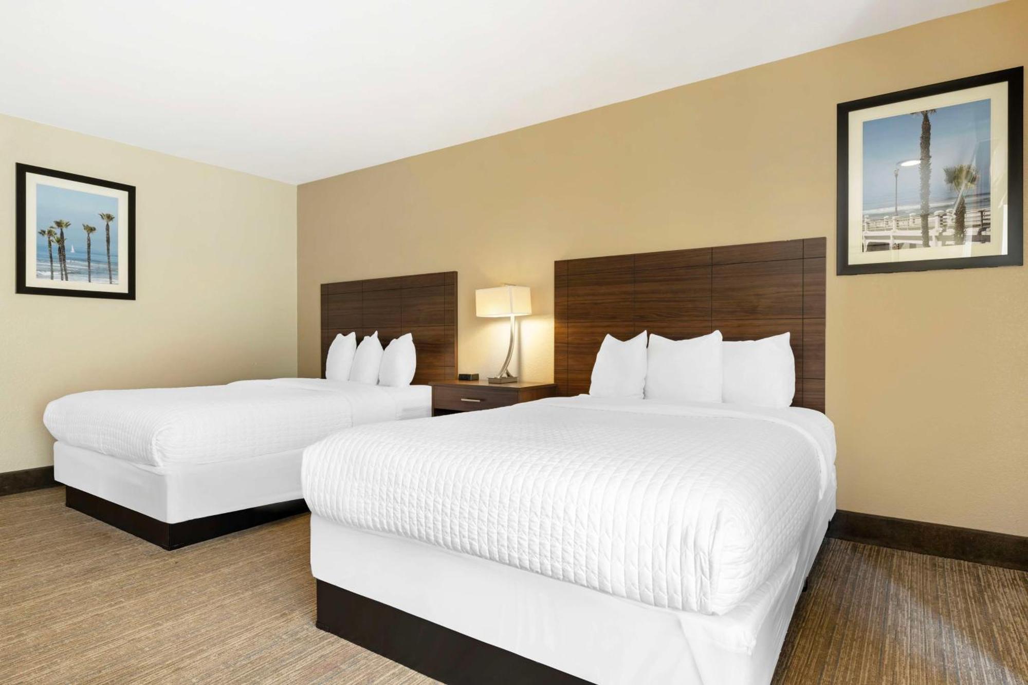 Large Queen Room with Two Queen Beds - Non-Smoking