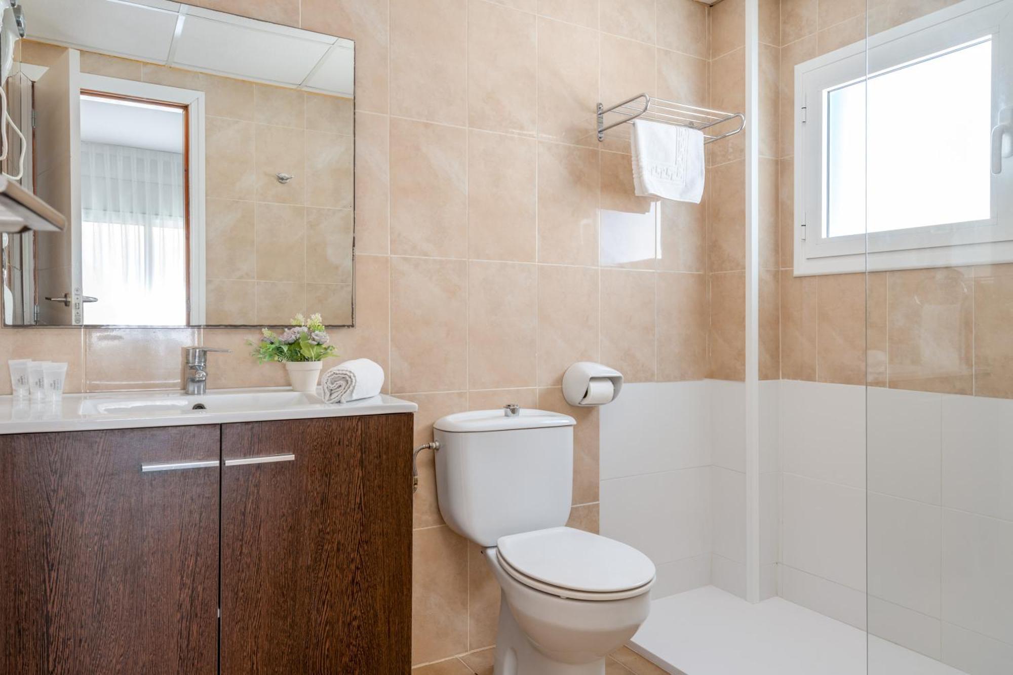 Habitación Familiar (2 adultos + 1 niño)