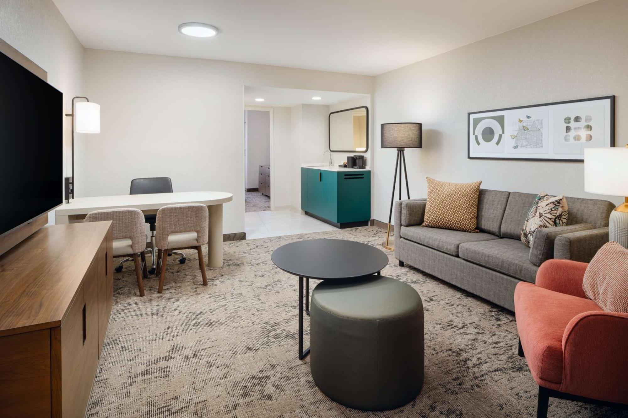 Two-Room King Suite Bath Tub Mobility Accessible