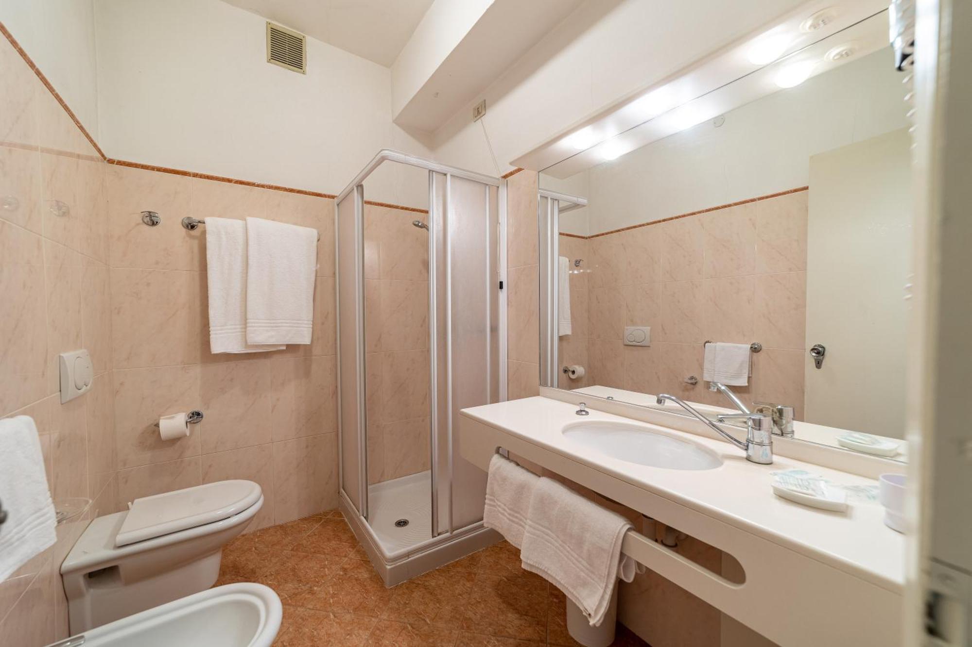 Superior Twin/Double Room,1617479333:JPEG