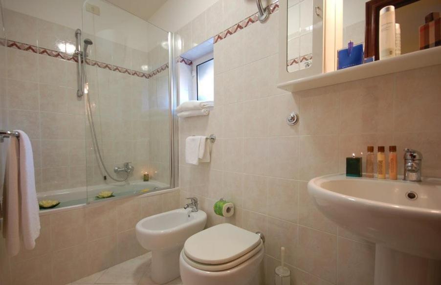 Two-Bedroom Suite,1617841546:JPEG