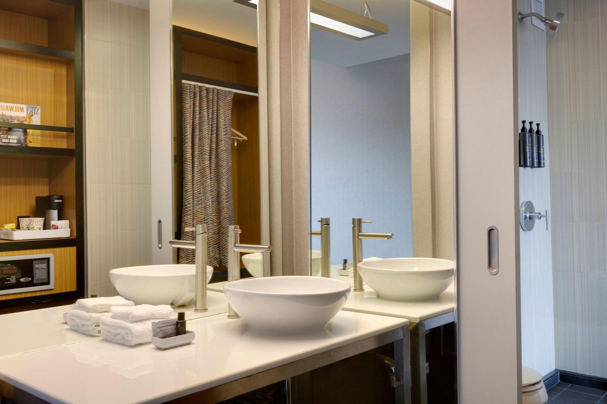 Deluxe Double or Twin Room,1617856657:JPEG
