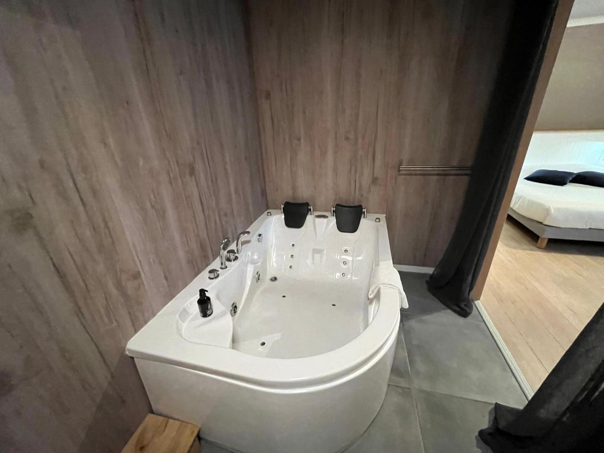 Suite Lit King-Size avec Baignoire Spa