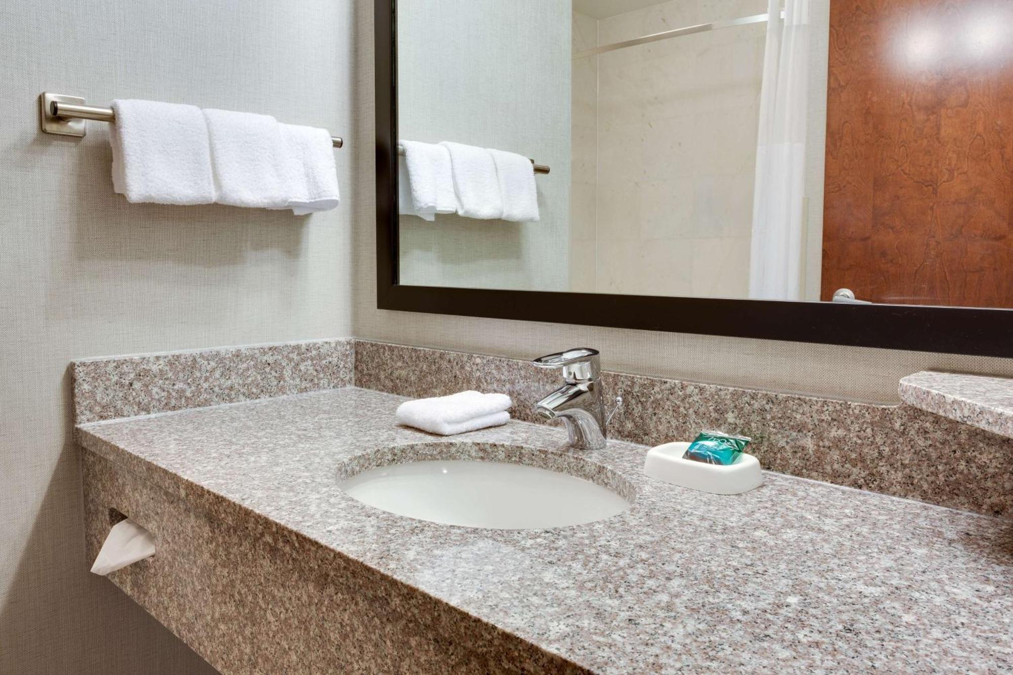 Deluxe King Room - High Floor