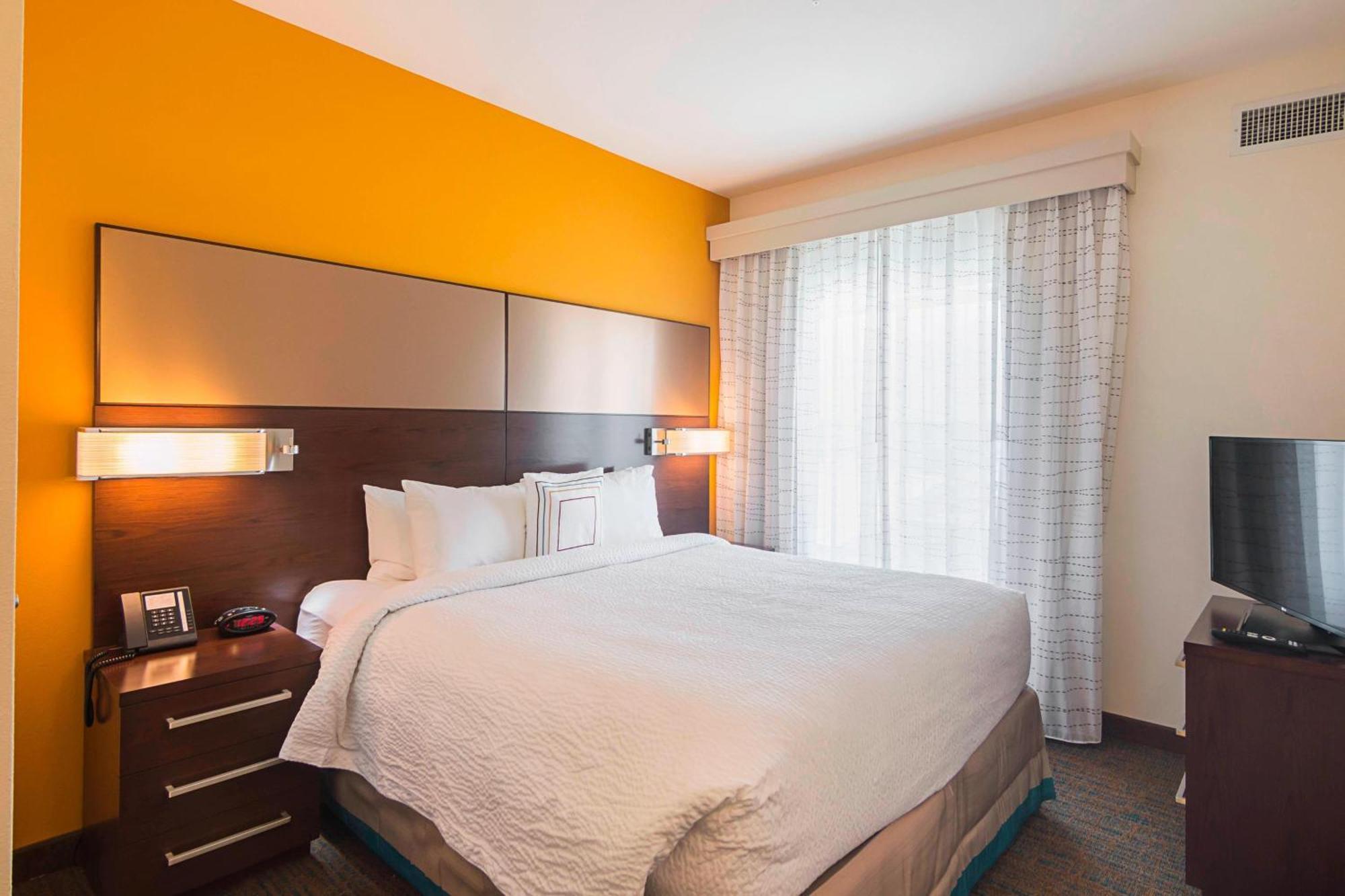 One-Bedroom King Suite