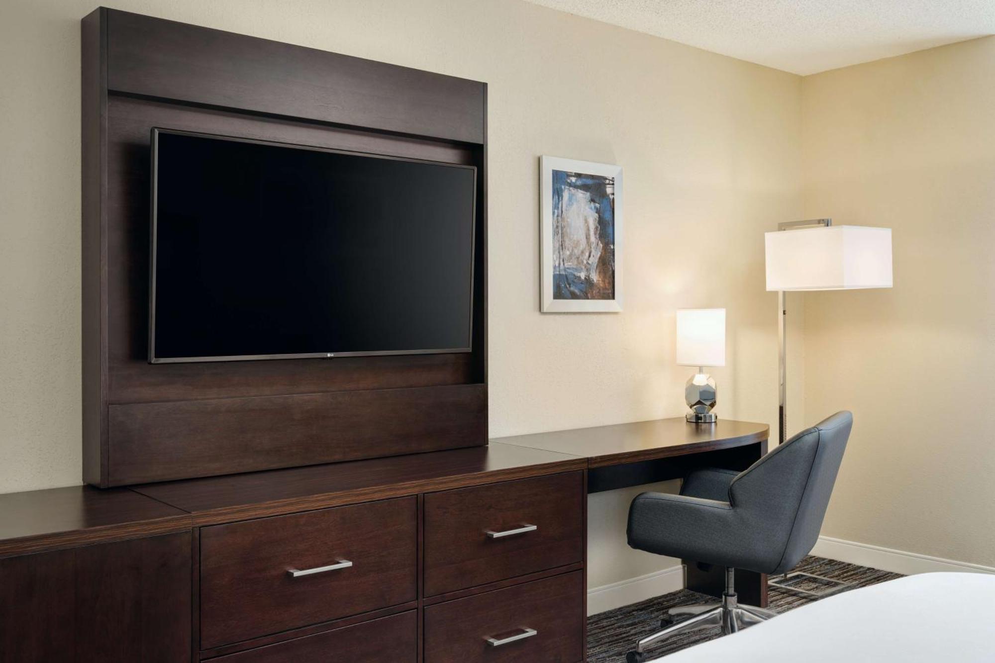 King Room with Sofa Bed - Non-Smoking