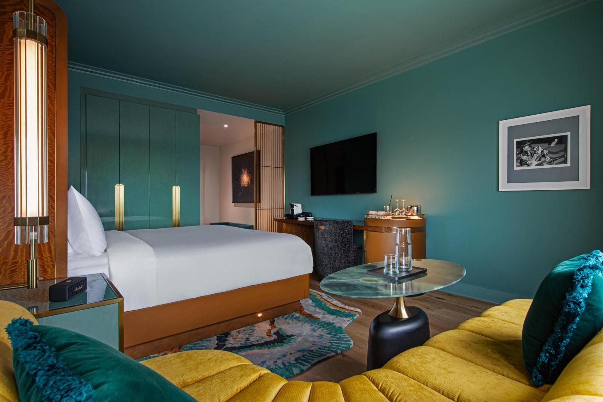 Premier King Room