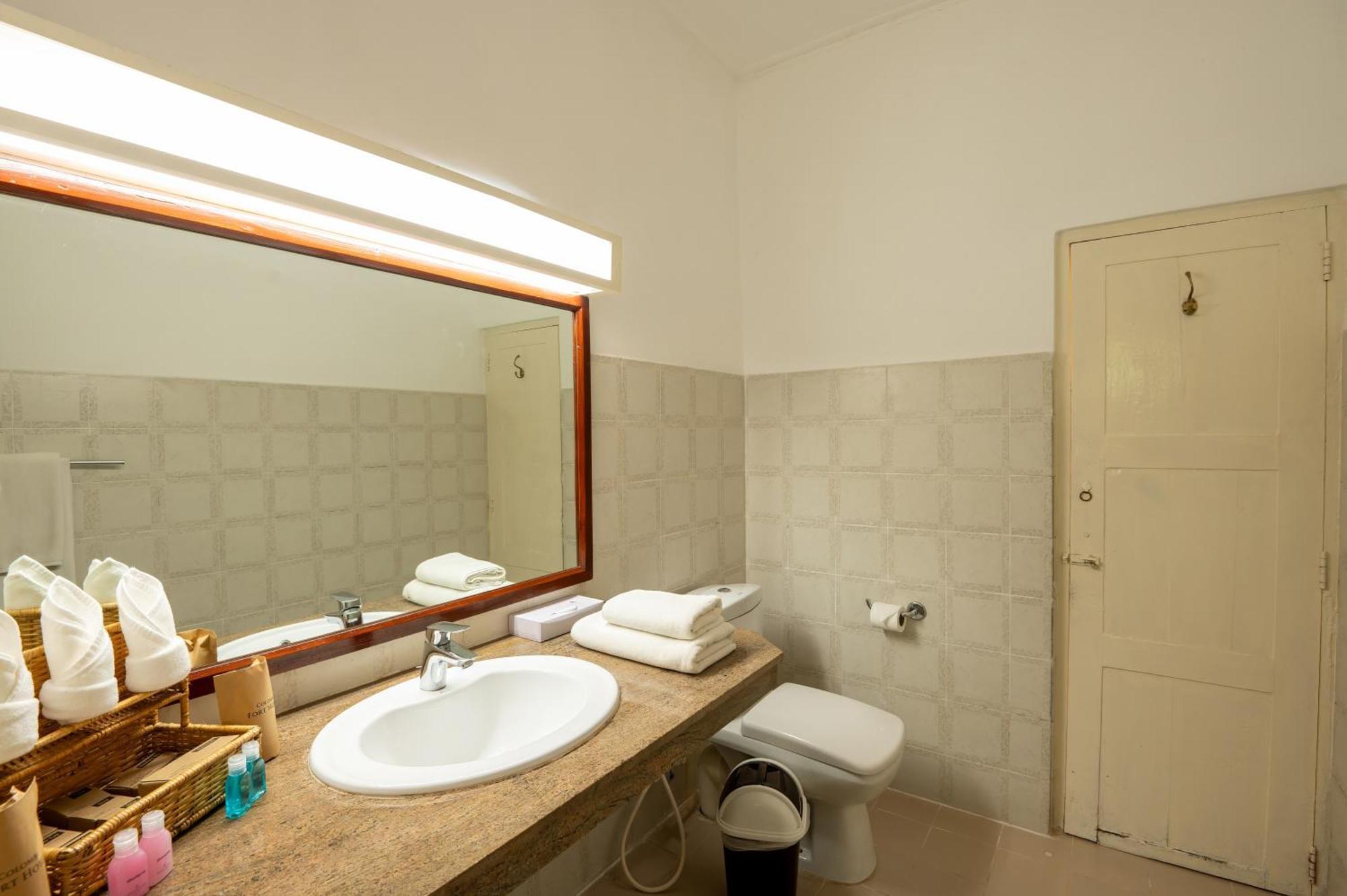 Deluxe Twin with 10 minutes FREE Head Massage maximum for 1 person per room & 15% Discount on Beverages