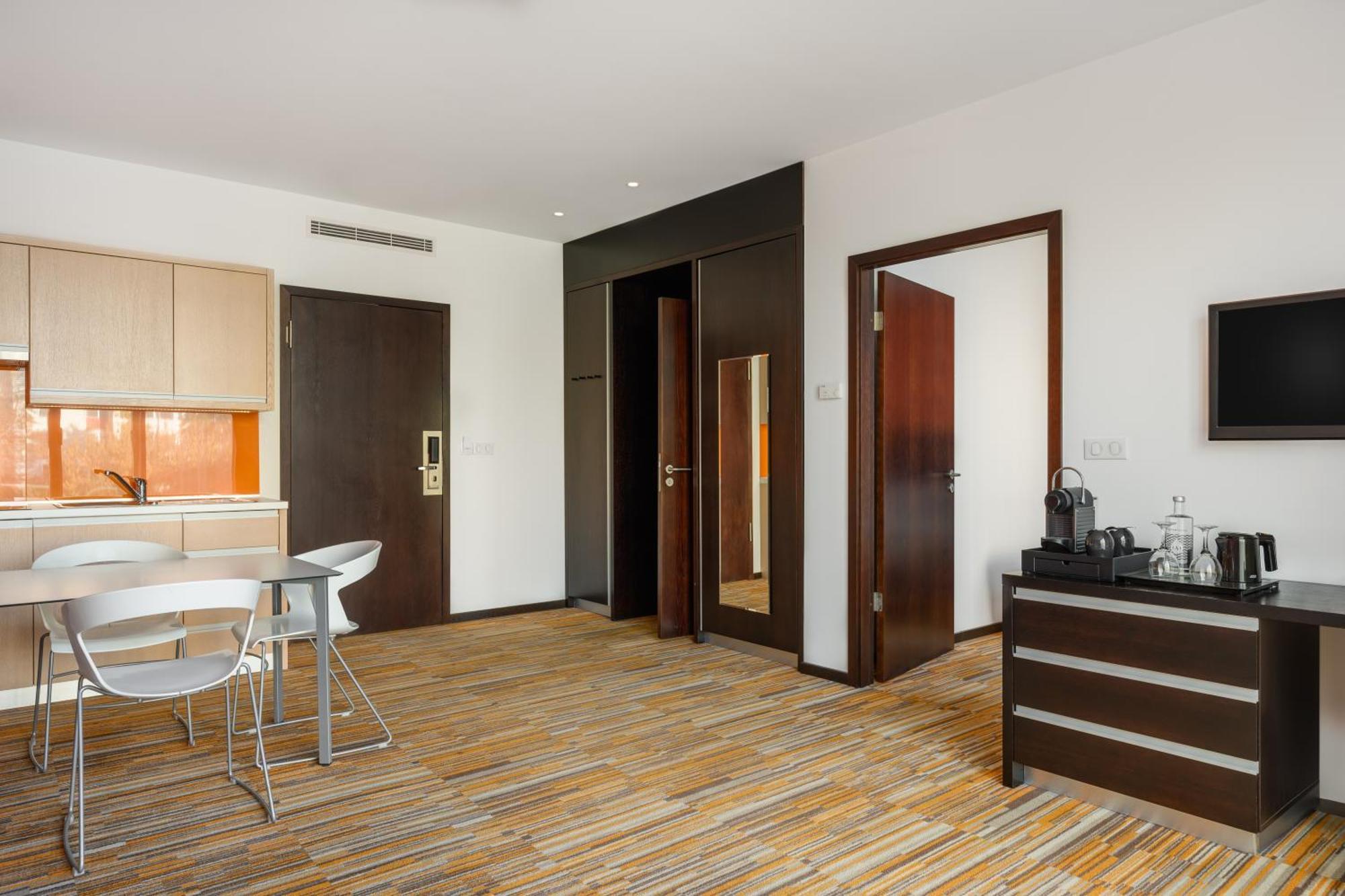 One-Bedroom Suite,1620211440:JPEG
