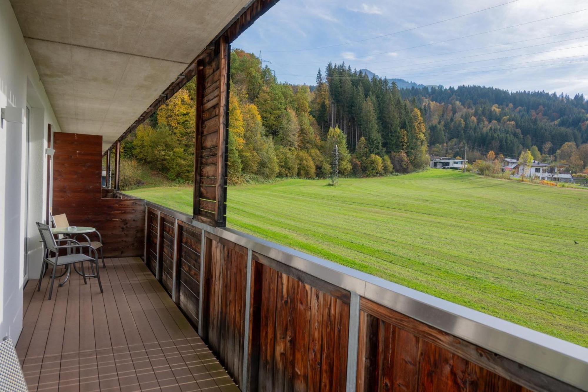 Familienzimmer mit Bergblick