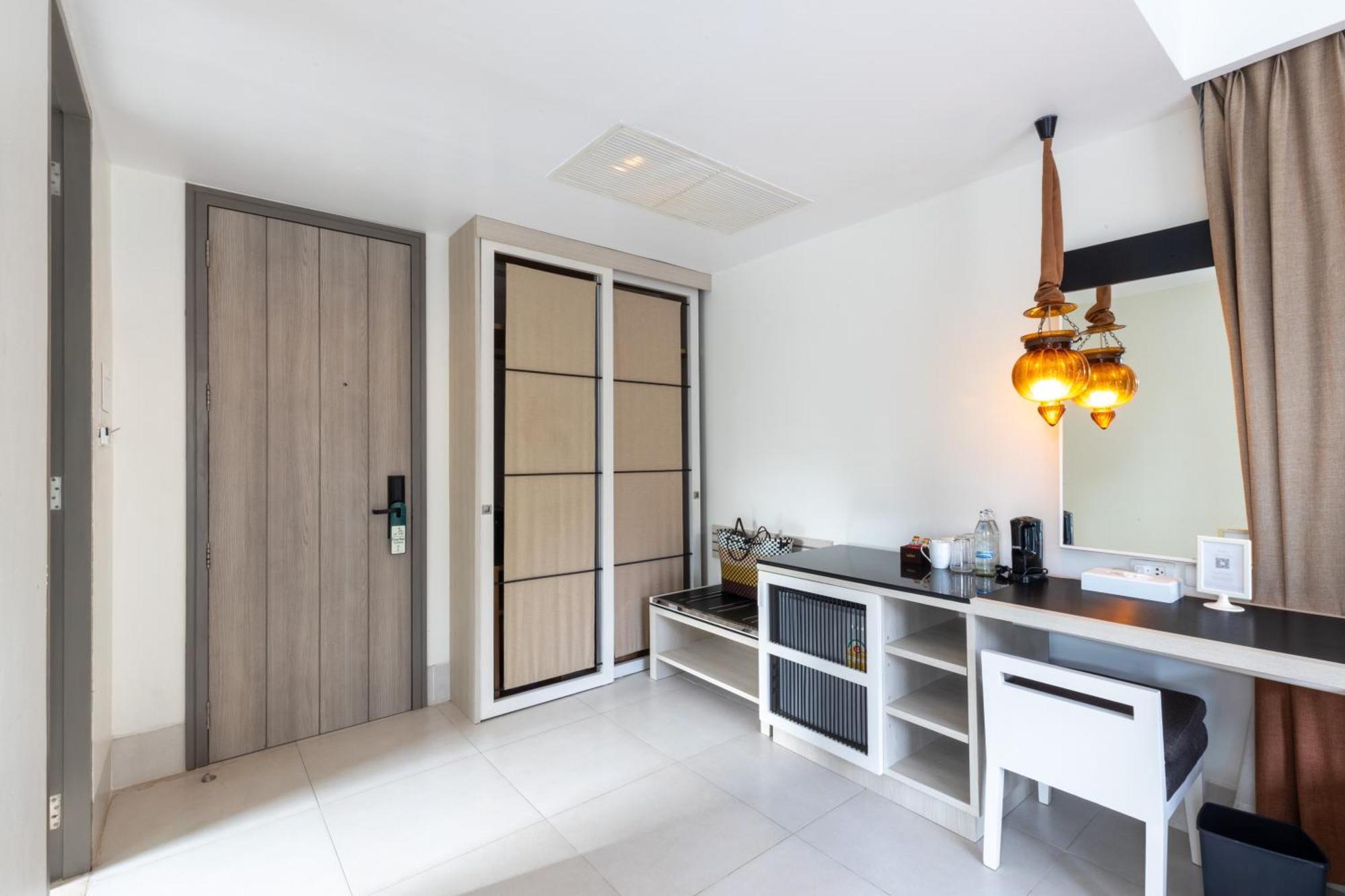 Mini Suite,1621410993:JPEG