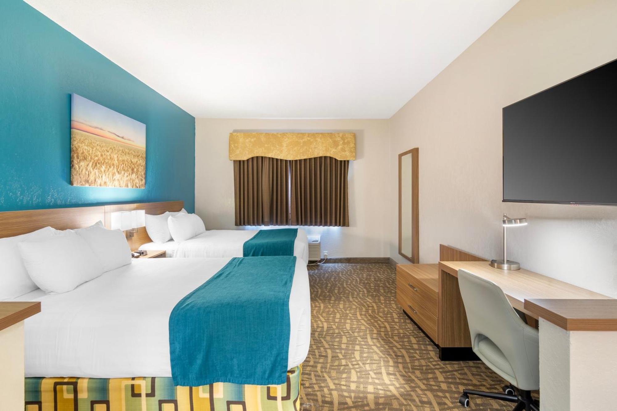 Queen Suite with Two Queen Beds