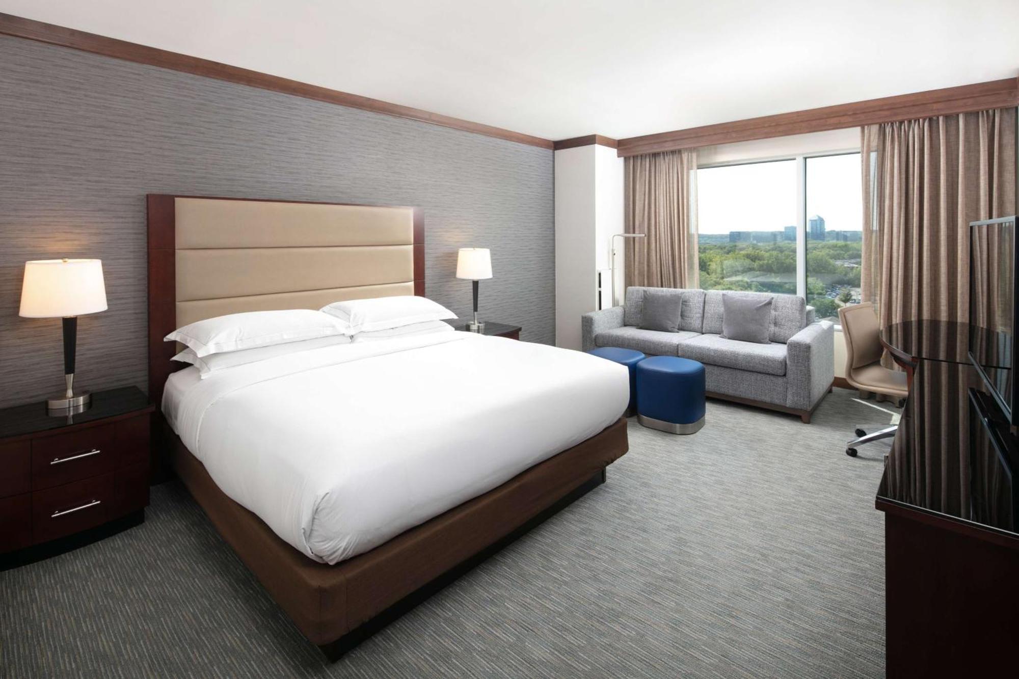 Deluxe King Room