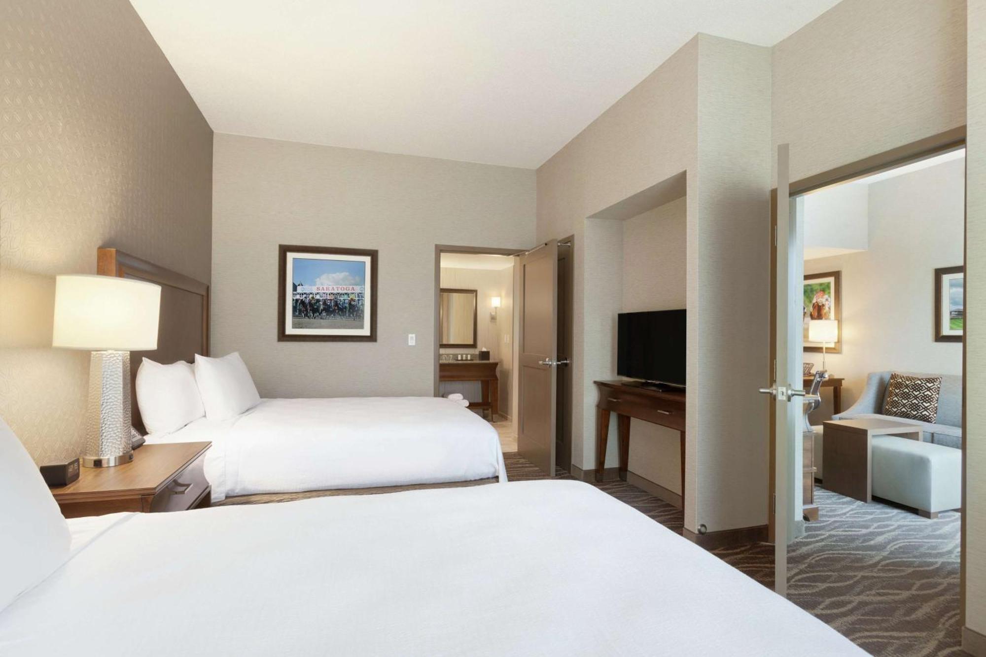 Two-Room Queen Suite with Two Queen Beds,1622097124:JPEG