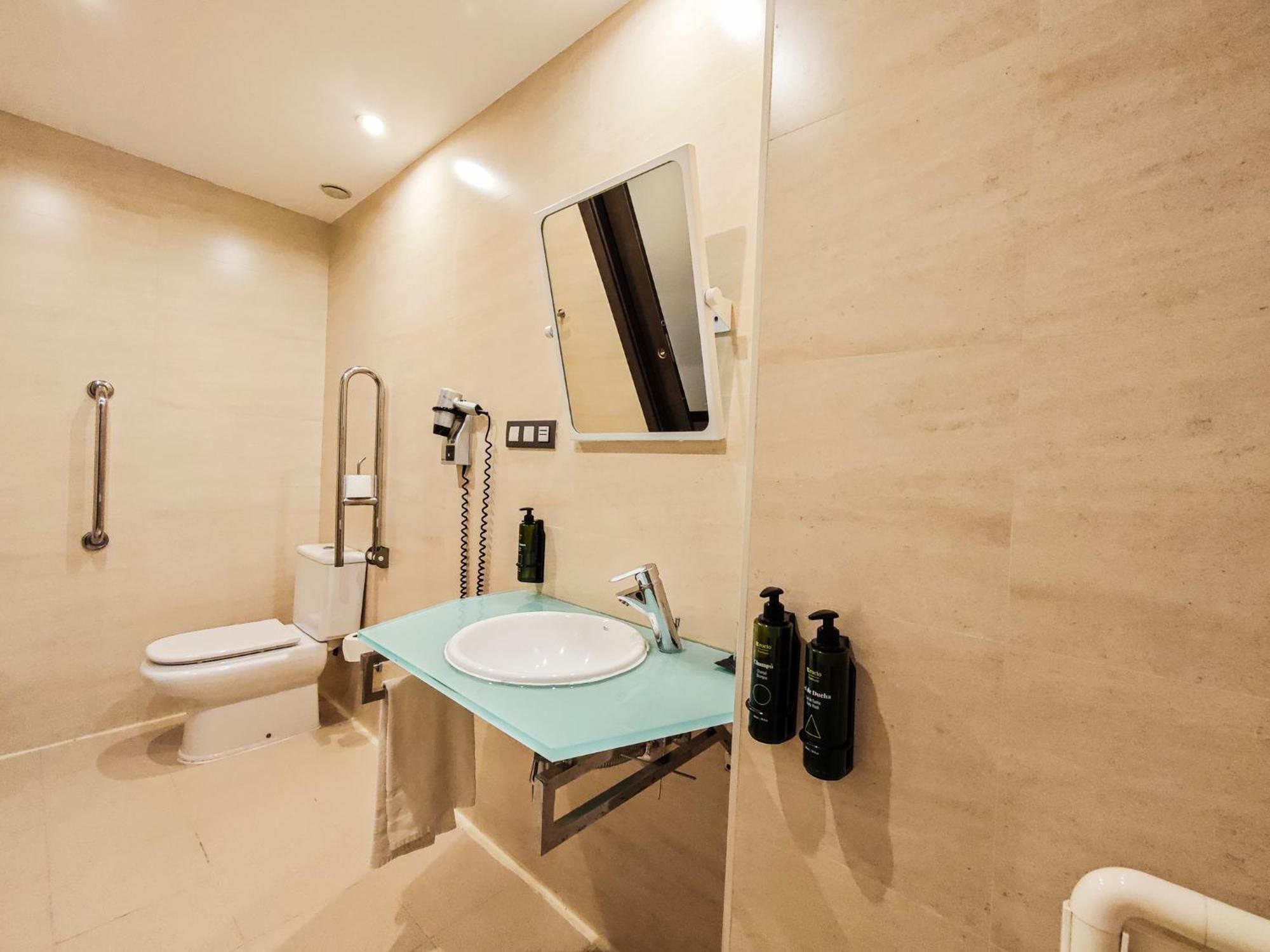 Habitación Individual adaptada para personas con movilidad reducida