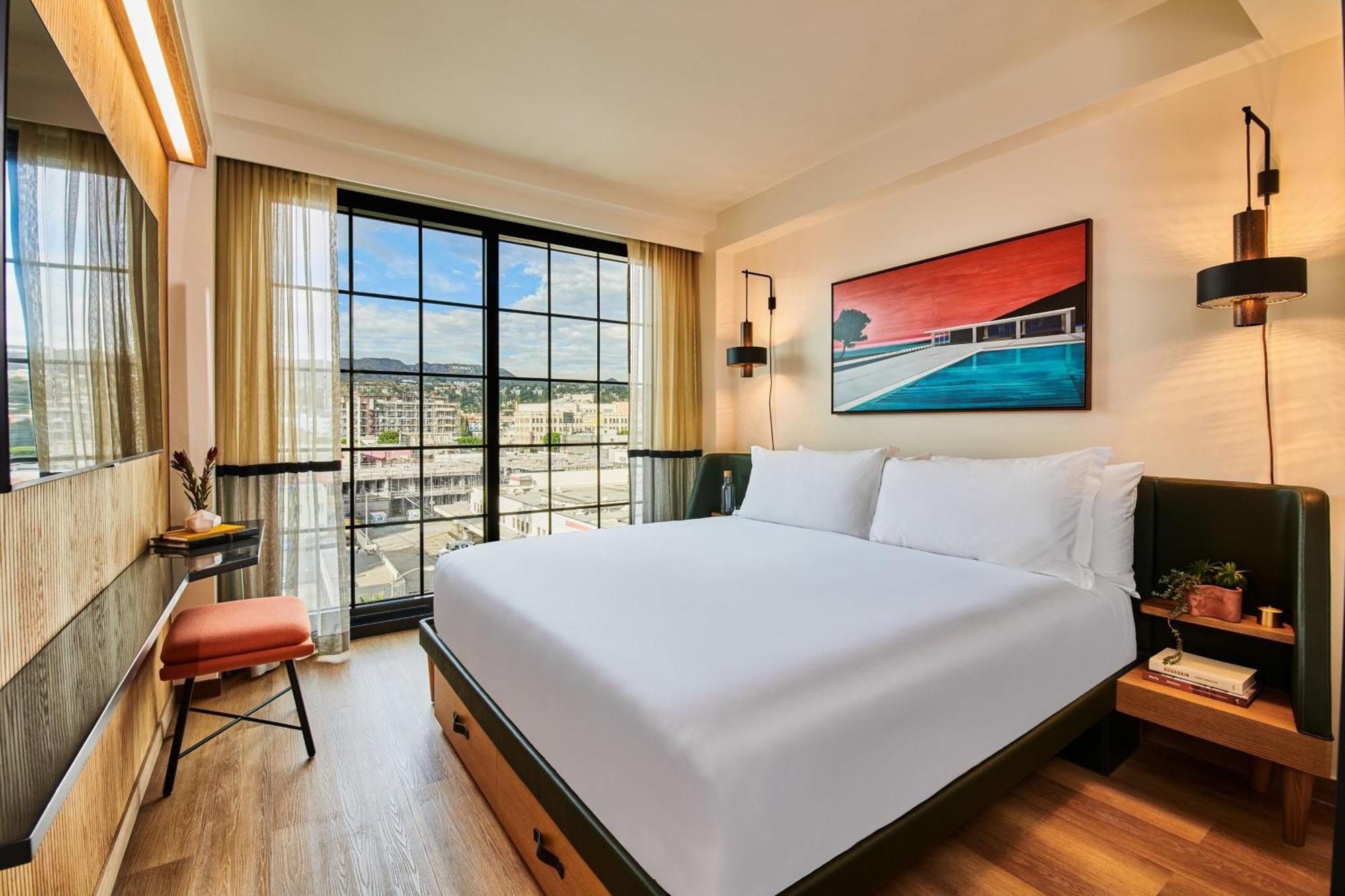 Quarto King com Vista das Colinas de Hollywood