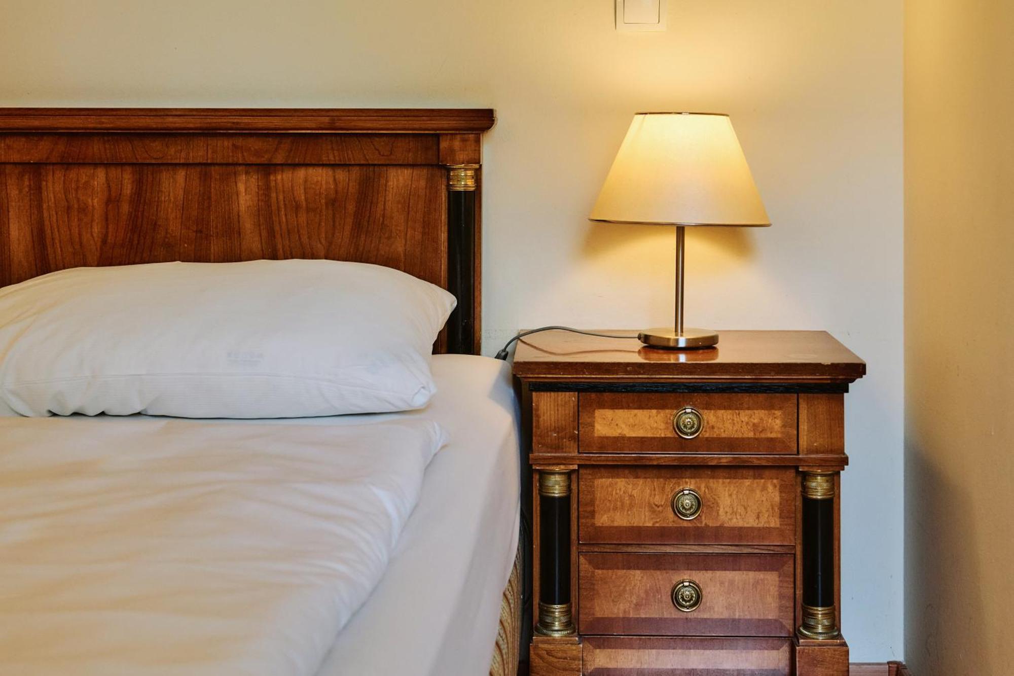 Connecting Room,1623037867:JPEG