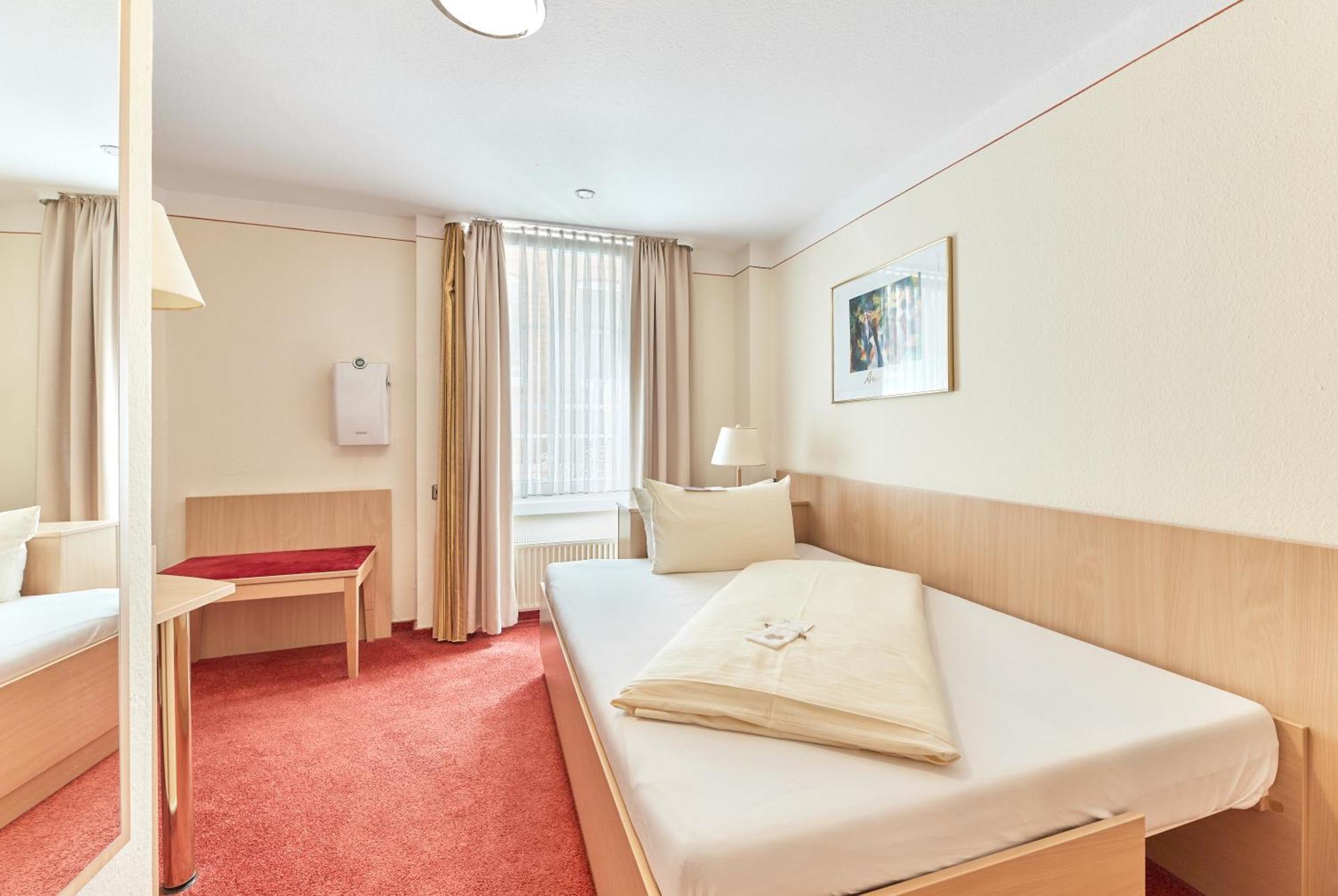 Single Room with City View,1623646035:JPEG